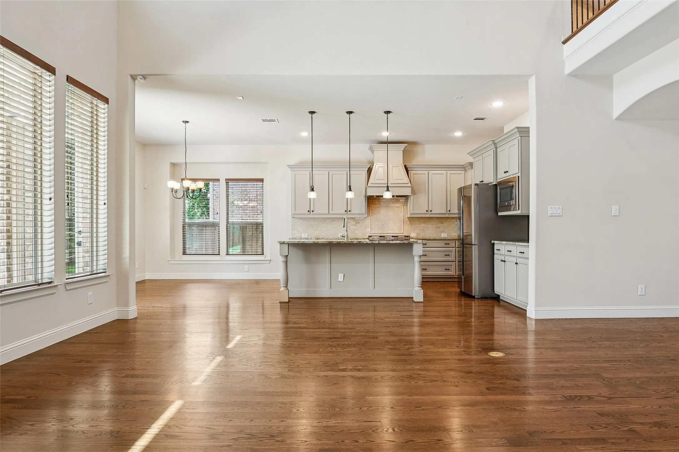 Single Family Residence For Rent in Tarrant County , 1225 Huron Drive, Grapevine, Texas 76051, 5 Bedrooms, 5 Bathrooms, 3 Garage spaces, 4,539 Sqft, built in 2014, Price $5,800, mls#21335084, Real Estate Agent in Grapevine, Homes For Rent in Tarrant county, Homes For Rent in Grapevine, Realtor in Grapevine Texas, Real Estate Brokerage Independent Realty Texas, Luminita Cordes Realtor