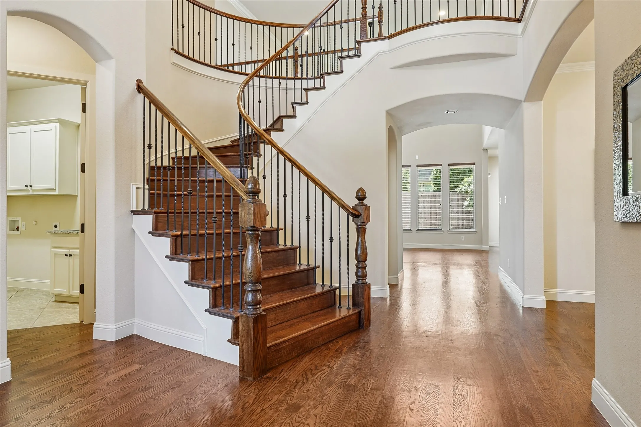 Single Family Residence For Rent in Tarrant County , 1225 Huron Drive, Grapevine, Texas 76051, 5 Bedrooms, 5 Bathrooms, 3 Garage spaces, 4,539 Sqft, built in 2014, Price $5,800, mls#21335084, Real Estate Agent in Grapevine, Homes For Rent in Tarrant county, Homes For Rent in Grapevine, Realtor in Grapevine Texas, Real Estate Brokerage Independent Realty Texas, Luminita Cordes Realtor