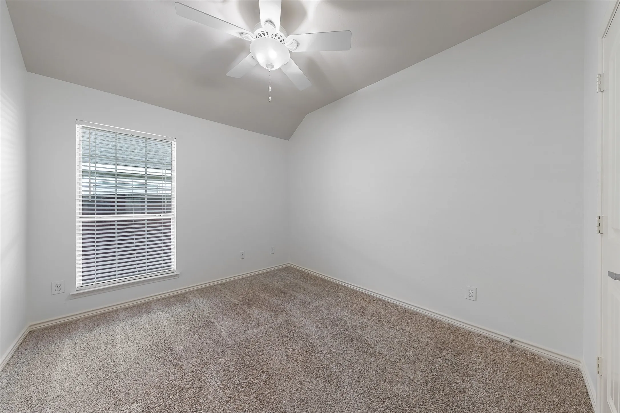 Single Family Residence For Sale in Collin County , 8300 Silverado Trail, Mc Kinney, Texas 75070, 3 Bedroom, 2 Bathroom, 2 Garage spaces, 2,378 Sqft, built in 2006, mls#21332761, Real Estate Agent in Mc Kinney, Homes For Sale in Collin county, Homes For Sale in Mc Kinney, Realtor in Mc Kinney Texas, Real Estate Brokerage Independent Realty Texas, Luminita Cordes Realtor
