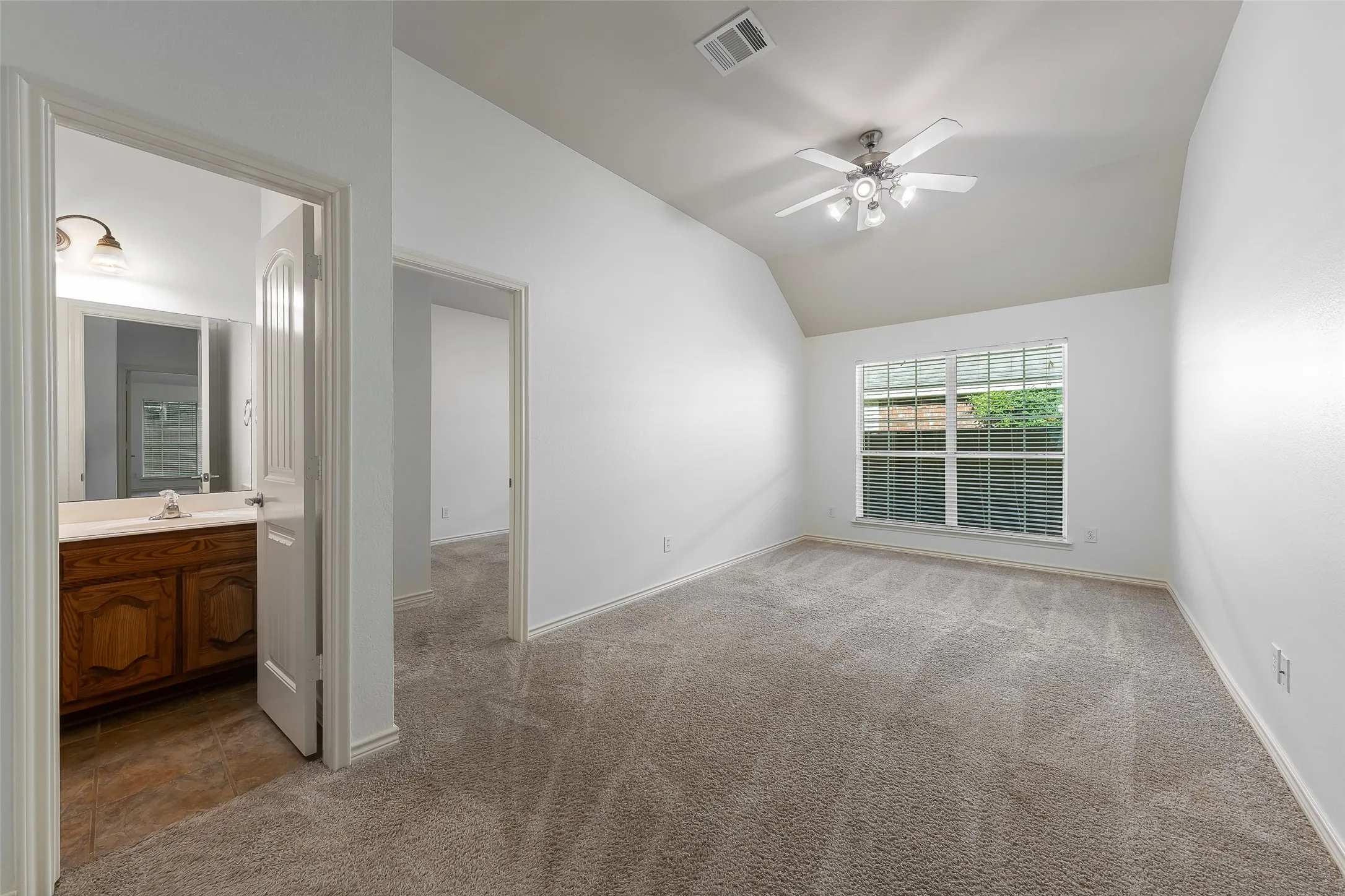 Single Family Residence For Sale in Collin County , 8300 Silverado Trail, Mc Kinney, Texas 75070, 3 Bedroom, 2 Bathroom, 2 Garage spaces, 2,378 Sqft, built in 2006, mls#21332761, Real Estate Agent in Mc Kinney, Homes For Sale in Collin county, Homes For Sale in Mc Kinney, Realtor in Mc Kinney Texas, Real Estate Brokerage Independent Realty Texas, Luminita Cordes Realtor
