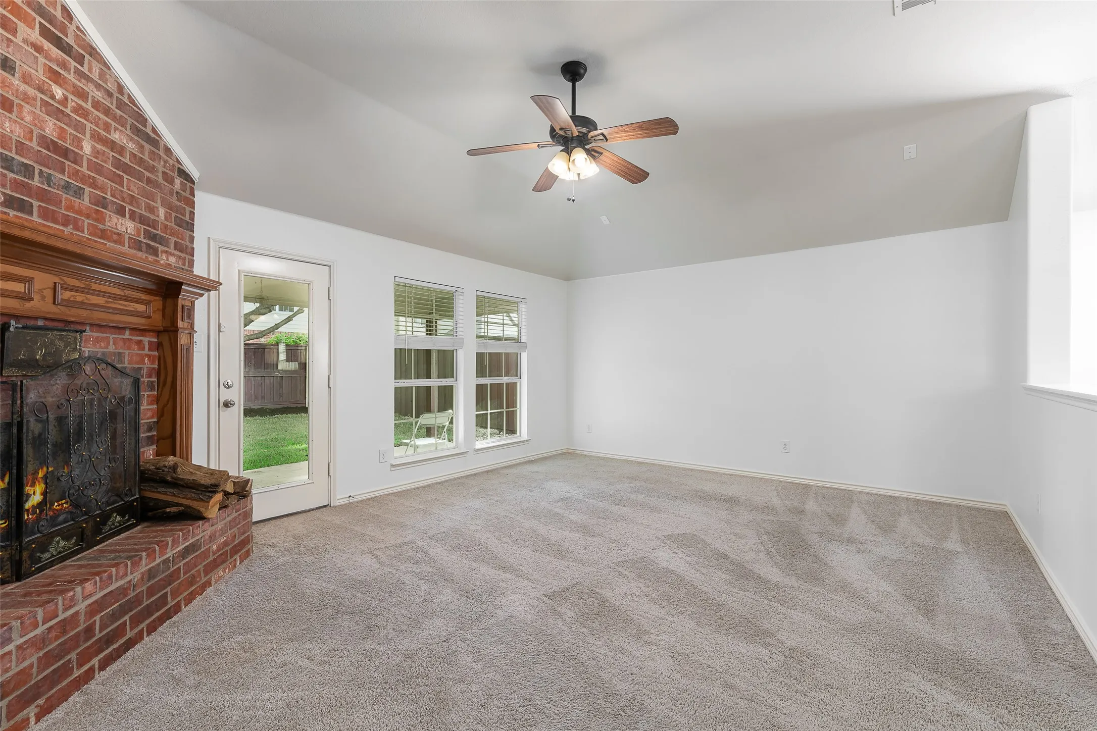Single Family Residence For Sale in Collin County , 8300 Silverado Trail, Mc Kinney, Texas 75070, 3 Bedroom, 2 Bathroom, 2 Garage spaces, 2,378 Sqft, built in 2006, mls#21332761, Real Estate Agent in Mc Kinney, Homes For Sale in Collin county, Homes For Sale in Mc Kinney, Realtor in Mc Kinney Texas, Real Estate Brokerage Independent Realty Texas, Luminita Cordes Realtor
