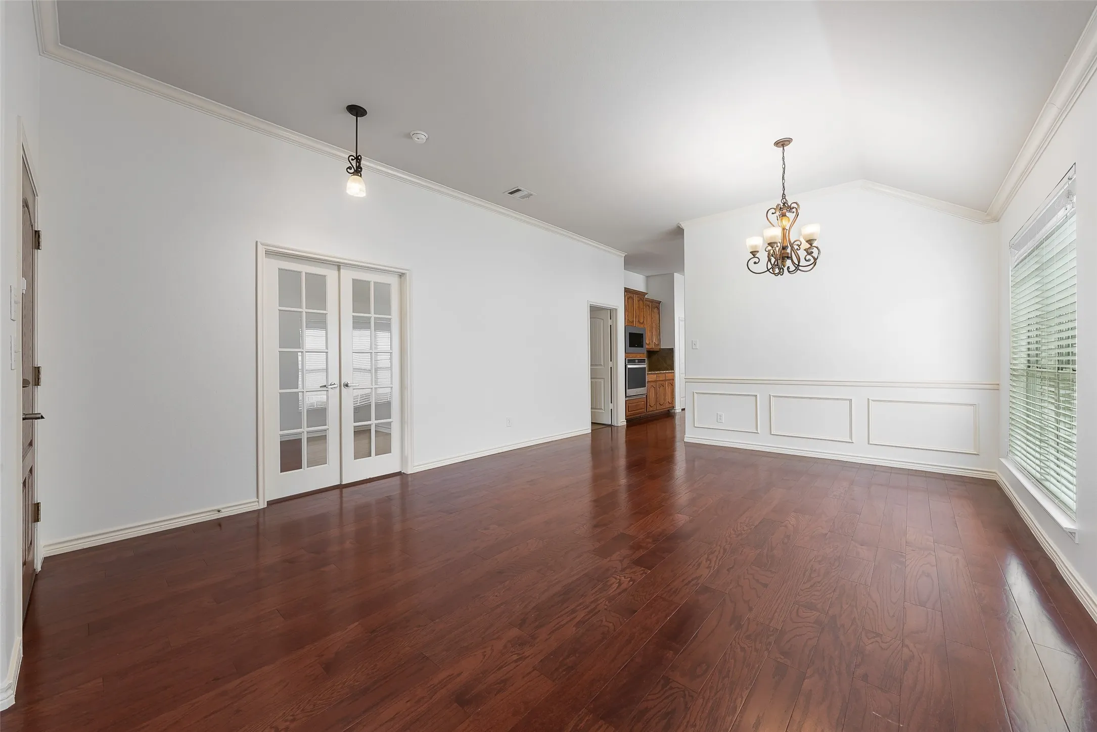 Single Family Residence For Sale in Collin County , 8300 Silverado Trail, Mc Kinney, Texas 75070, 3 Bedroom, 2 Bathroom, 2 Garage spaces, 2,378 Sqft, built in 2006, mls#21332761, Real Estate Agent in Mc Kinney, Homes For Sale in Collin county, Homes For Sale in Mc Kinney, Realtor in Mc Kinney Texas, Real Estate Brokerage Independent Realty Texas, Luminita Cordes Realtor