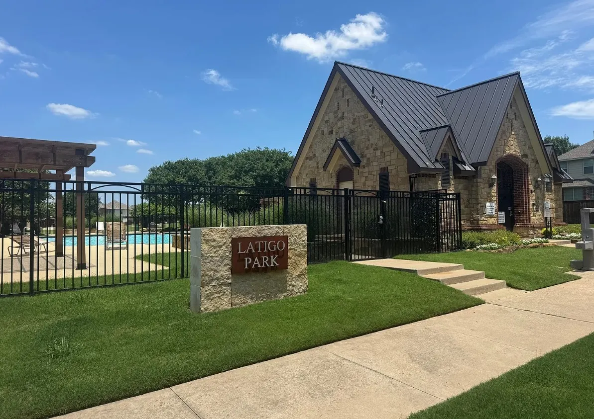 Single Family Residence For Sale in Collin County , 8300 Silverado Trail, Mc Kinney, Texas 75070, 3 Bedroom, 2 Bathroom, 2 Garage spaces, 2,378 Sqft, built in 2006, mls#21332761, Real Estate Agent in Mc Kinney, Homes For Sale in Collin county, Homes For Sale in Mc Kinney, Realtor in Mc Kinney Texas, Real Estate Brokerage Independent Realty Texas, Luminita Cordes Realtor
