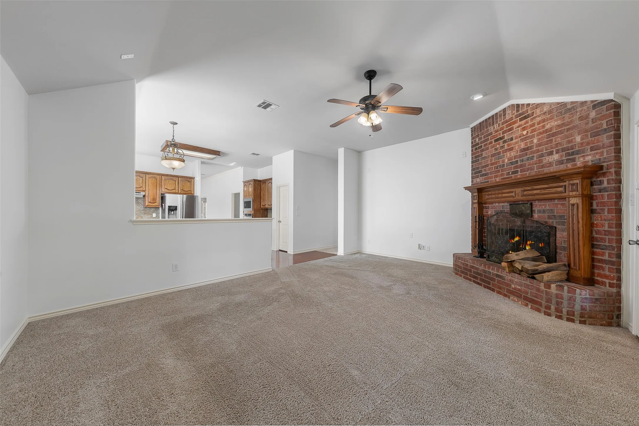 Single Family Residence For Sale in Collin County , 8300 Silverado Trail, Mc Kinney, Texas 75070, 3 Bedroom, 2 Bathroom, 2 Garage spaces, 2,378 Sqft, built in 2006, mls#21332761, Real Estate Agent in Mc Kinney, Homes For Sale in Collin county, Homes For Sale in Mc Kinney, Realtor in Mc Kinney Texas, Real Estate Brokerage Independent Realty Texas, Luminita Cordes Realtor