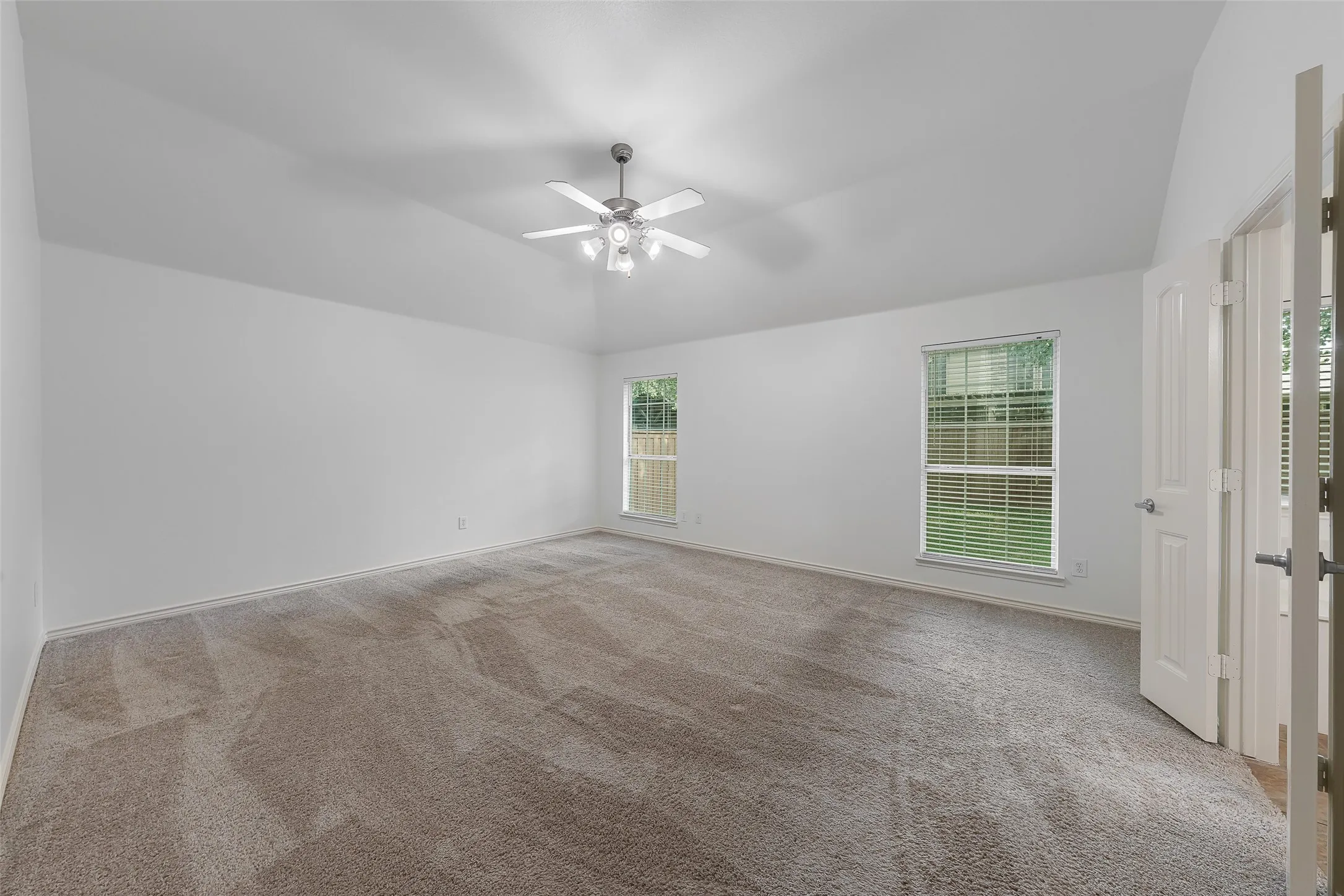 Single Family Residence For Sale in Collin County , 8300 Silverado Trail, Mc Kinney, Texas 75070, 3 Bedroom, 2 Bathroom, 2 Garage spaces, 2,378 Sqft, built in 2006, mls#21332761, Real Estate Agent in Mc Kinney, Homes For Sale in Collin county, Homes For Sale in Mc Kinney, Realtor in Mc Kinney Texas, Real Estate Brokerage Independent Realty Texas, Luminita Cordes Realtor