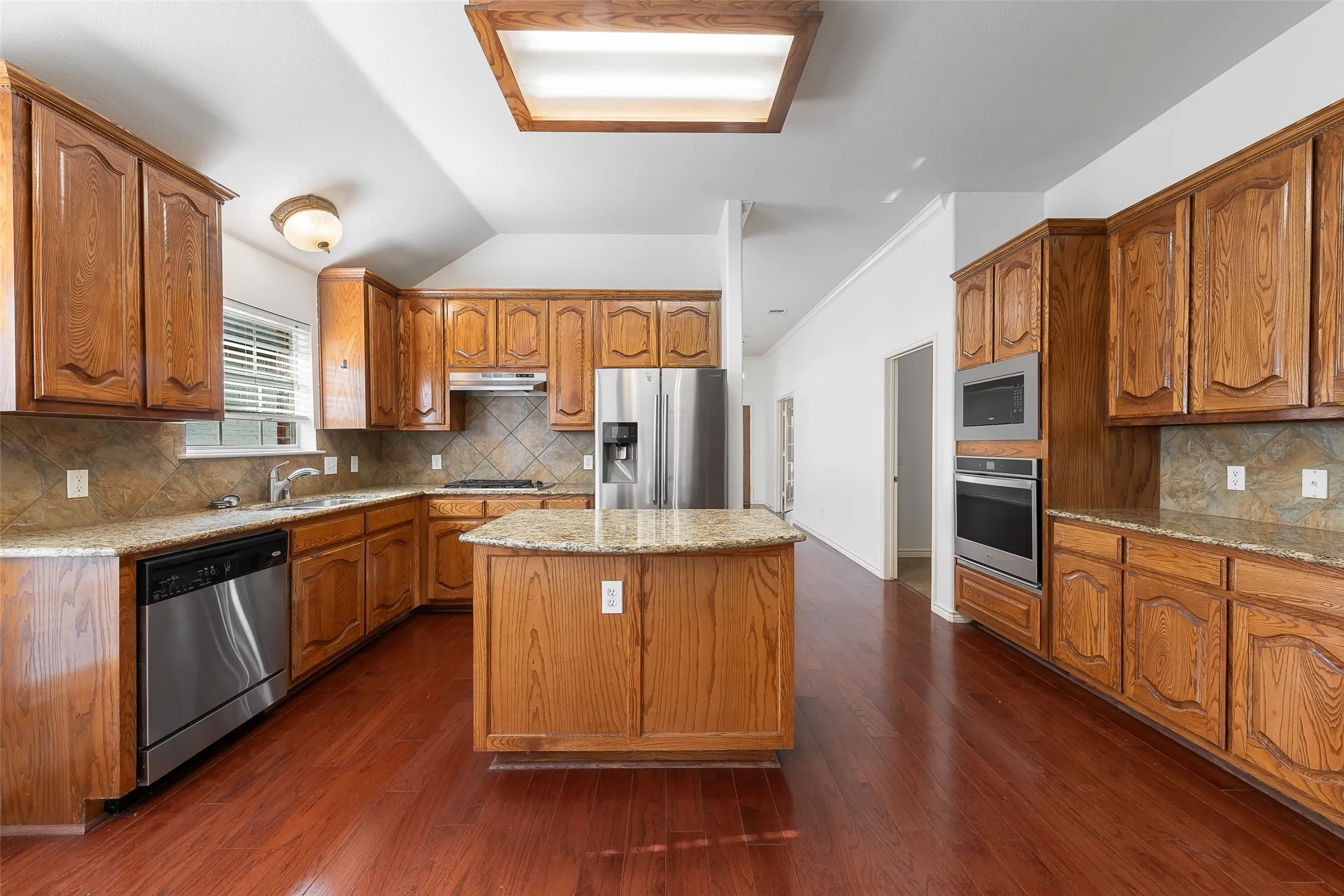 Single Family Residence For Sale in Collin County , 8300 Silverado Trail, Mc Kinney, Texas 75070, 3 Bedroom, 2 Bathroom, 2 Garage spaces, 2,378 Sqft, built in 2006, mls#21332761, Real Estate Agent in Mc Kinney, Homes For Sale in Collin county, Homes For Sale in Mc Kinney, Realtor in Mc Kinney Texas, Real Estate Brokerage Independent Realty Texas, Luminita Cordes Realtor