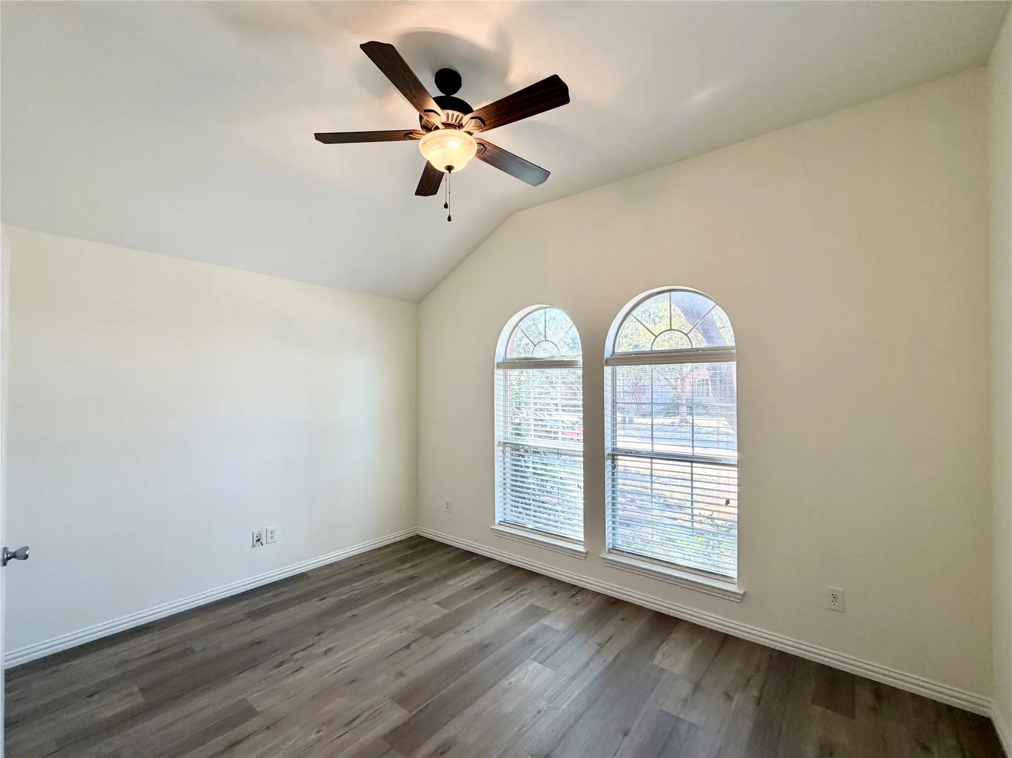 Single Family Residence For Rent in Denton County , 211 Parakeet Drive, Little Elm, Texas 75068, 4 Bedroom, 2 Bathroom, 2 Garage spaces, 1,975 Sqft, built in 2006, mls#21335087, Real Estate Agent in Little Elm, Homes For Rent in Denton county, Homes For Rent in Little Elm, Realtor in Little Elm Texas, Real Estate Brokerage Independent Realty Texas, Luminita Cordes Realtor