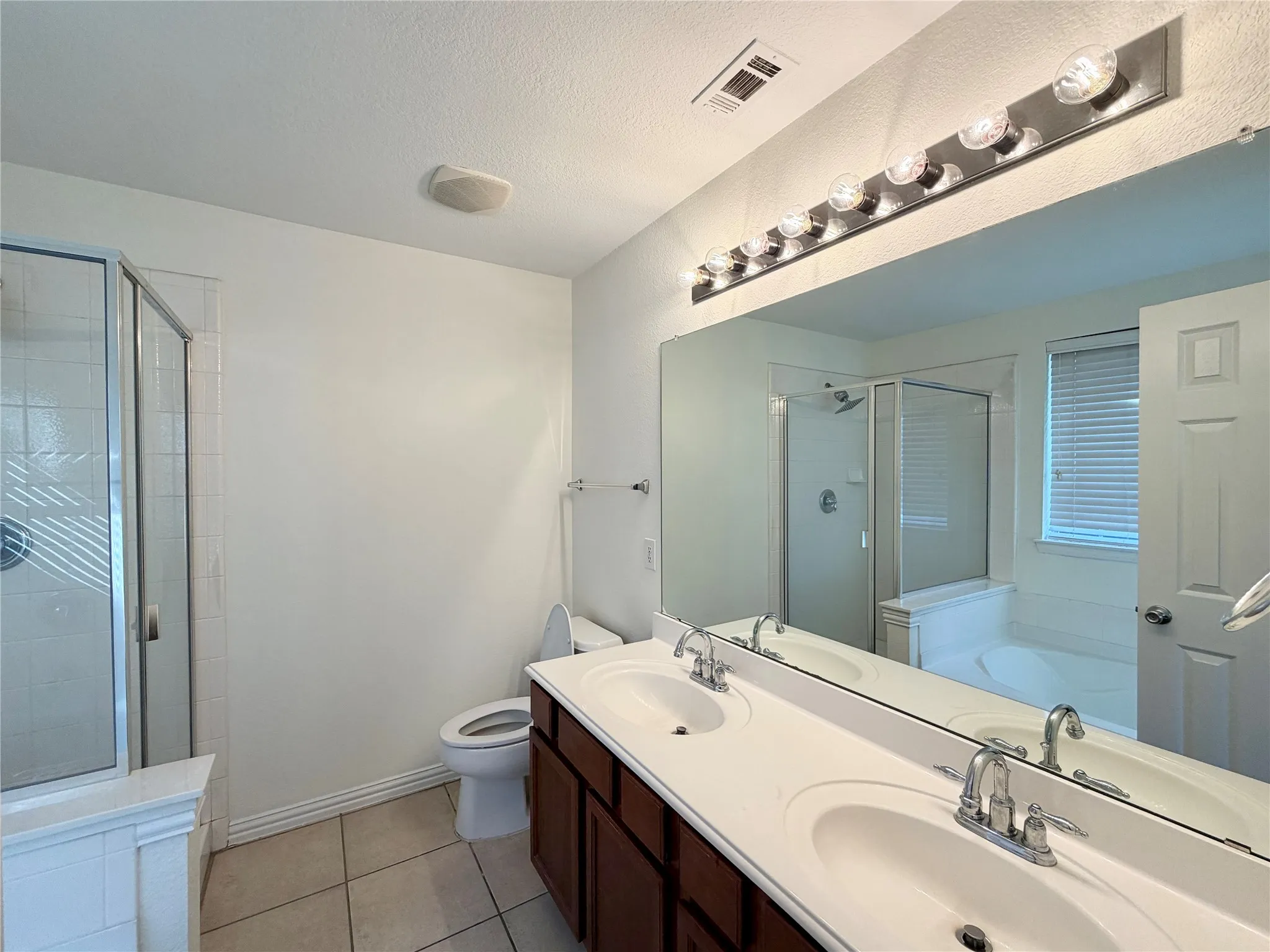 Single Family Residence For Rent in Denton County , 211 Parakeet Drive, Little Elm, Texas 75068, 4 Bedroom, 2 Bathroom, 2 Garage spaces, 1,975 Sqft, built in 2006, mls#21335087, Real Estate Agent in Little Elm, Homes For Rent in Denton county, Homes For Rent in Little Elm, Realtor in Little Elm Texas, Real Estate Brokerage Independent Realty Texas, Luminita Cordes Realtor
