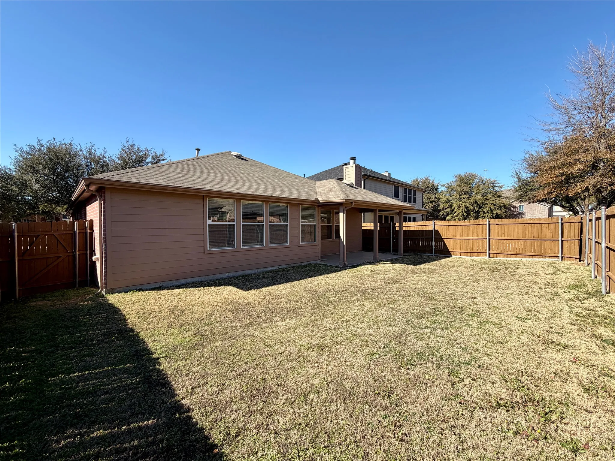 Single Family Residence For Rent in Denton County , 211 Parakeet Drive, Little Elm, Texas 75068, 4 Bedroom, 2 Bathroom, 2 Garage spaces, 1,975 Sqft, built in 2006, mls#21335087, Real Estate Agent in Little Elm, Homes For Rent in Denton county, Homes For Rent in Little Elm, Realtor in Little Elm Texas, Real Estate Brokerage Independent Realty Texas, Luminita Cordes Realtor