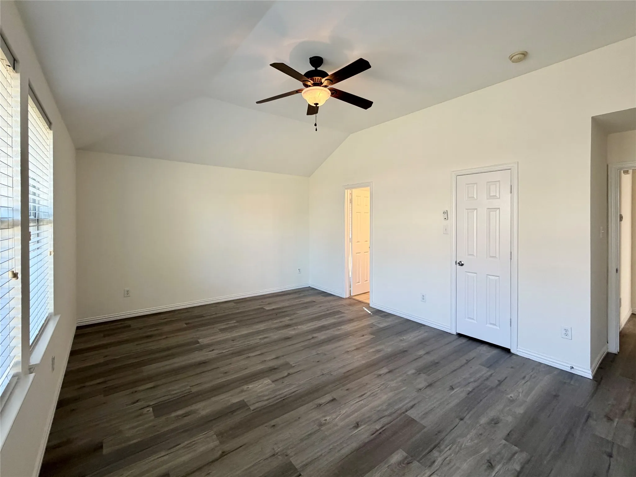 Single Family Residence For Rent in Denton County , 211 Parakeet Drive, Little Elm, Texas 75068, 4 Bedroom, 2 Bathroom, 2 Garage spaces, 1,975 Sqft, built in 2006, mls#21335087, Real Estate Agent in Little Elm, Homes For Rent in Denton county, Homes For Rent in Little Elm, Realtor in Little Elm Texas, Real Estate Brokerage Independent Realty Texas, Luminita Cordes Realtor