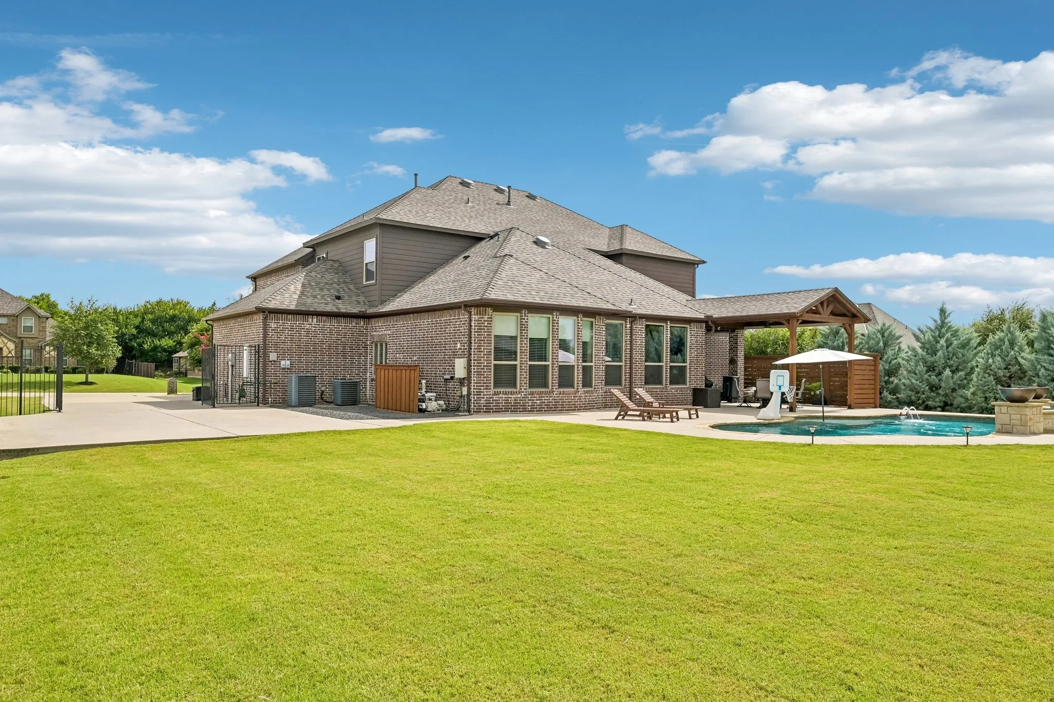 Single Family Residence For Sale in Collin County , 401 Pendall Drive, Wylie, Texas 75098, 4 Bedroom, 4 Bathroom, 3 Garage spaces, 3,859 Sqft, built in 2014, mls#21330849, Real Estate Agent in Wylie, Homes For Sale in Collin county, Homes For Sale in Wylie, Realtor in Wylie Texas, Real Estate Brokerage Independent Realty Texas, Luminita Cordes Realtor