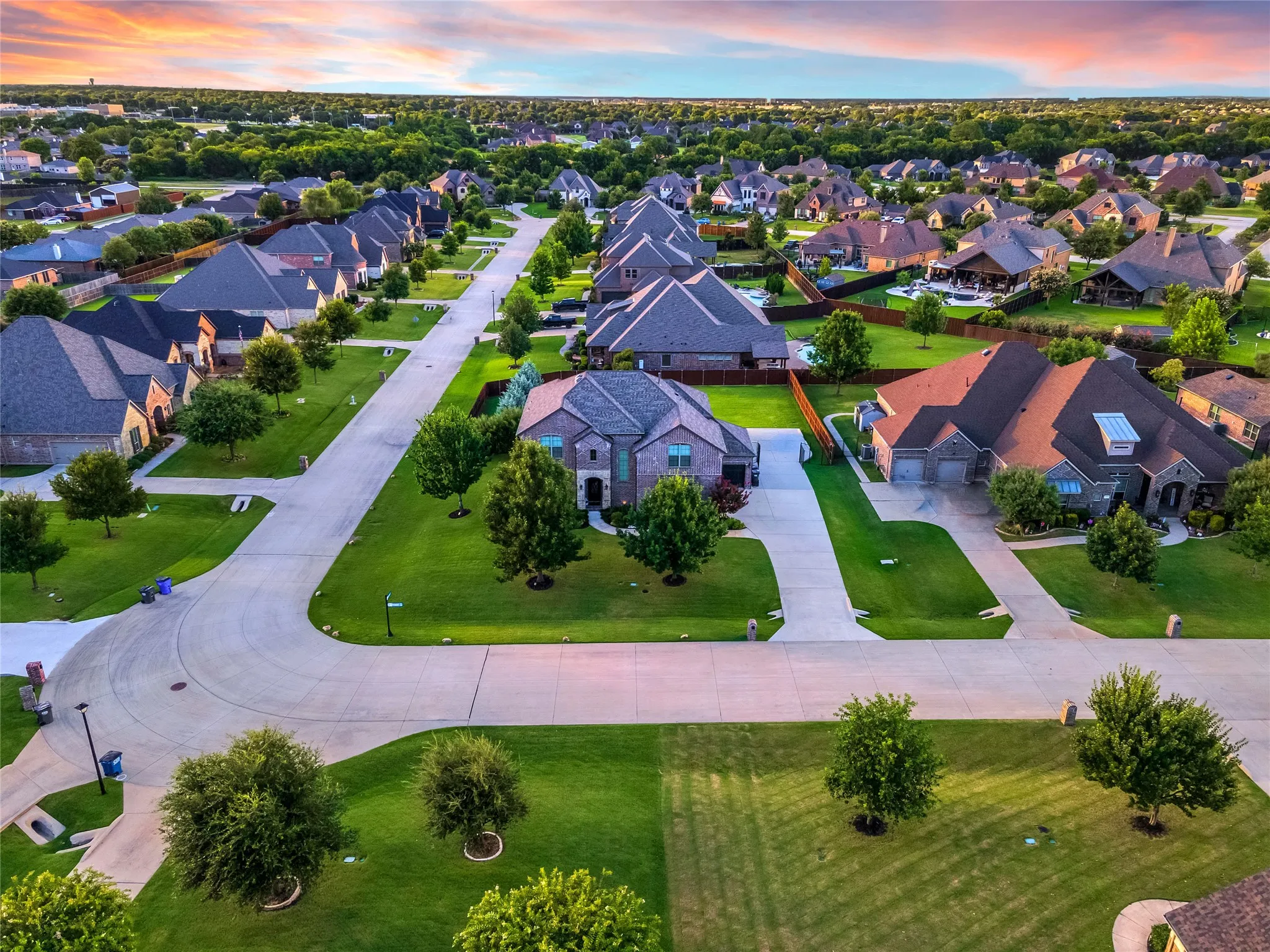 Single Family Residence For Sale in Collin County , 401 Pendall Drive, Wylie, Texas 75098, 4 Bedroom, 4 Bathroom, 3 Garage spaces, 3,859 Sqft, built in 2014, mls#21330849, Real Estate Agent in Wylie, Homes For Sale in Collin county, Homes For Sale in Wylie, Realtor in Wylie Texas, Real Estate Brokerage Independent Realty Texas, Luminita Cordes Realtor