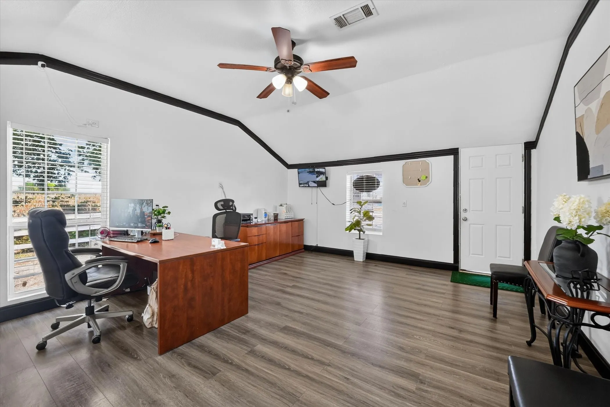 Single Family Residence For Sale in Denton County , 7725 FM 2164, Sanger, Texas 76266, 4 Bedrooms, 3 Bathrooms, Garage spaces, 2,469 Sqft, built in 1967, Price $850,000, mls#21335095, Real Estate Agent in Sanger, Homes For Sale in Denton county, Homes For Sale in Sanger, Realtor in Sanger Texas, Real Estate Brokerage Independent Realty Texas, Luminita Cordes Realtor
