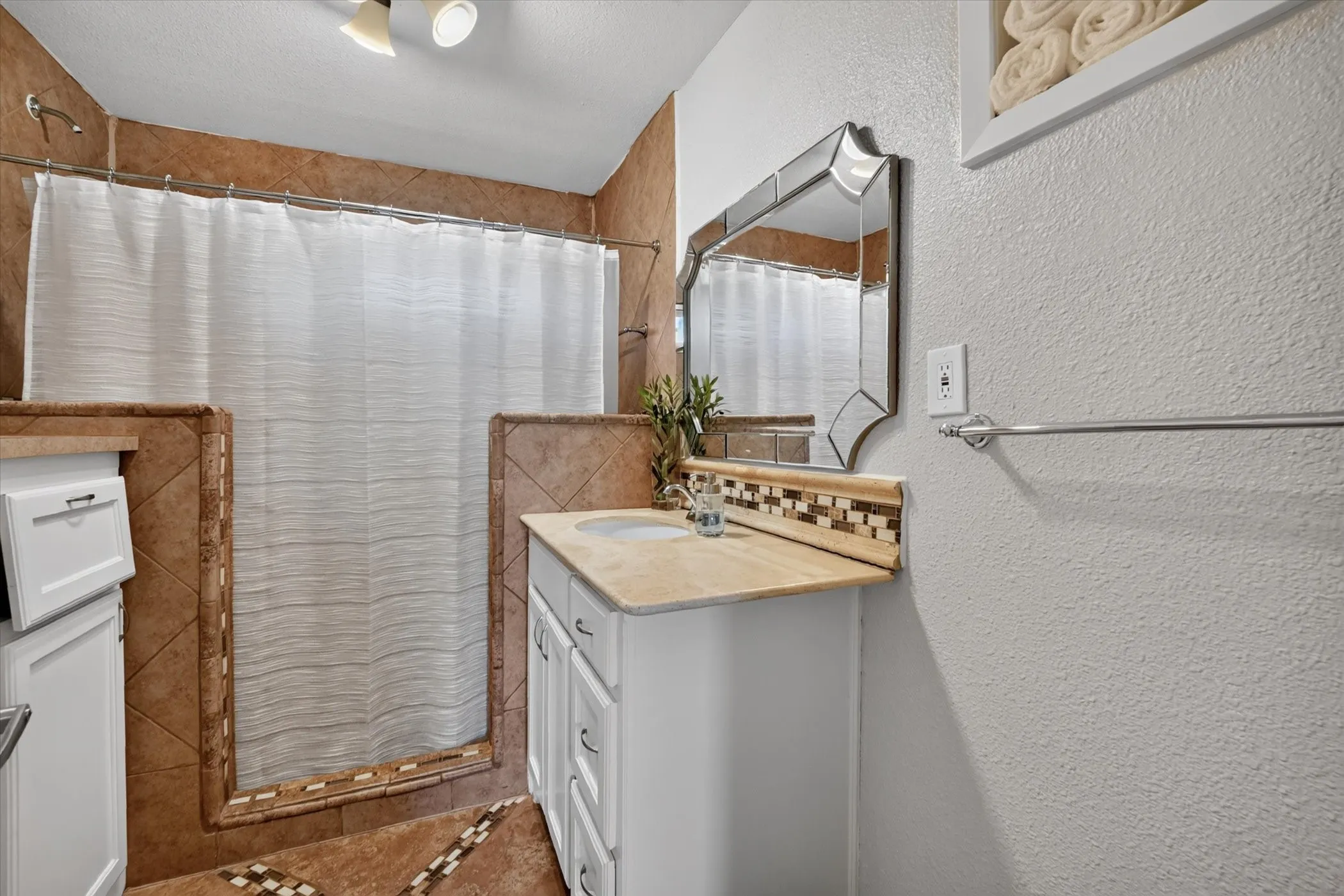 Single Family Residence For Sale in Denton County , 7725 FM 2164, Sanger, Texas 76266, 4 Bedrooms, 3 Bathrooms, Garage spaces, 2,469 Sqft, built in 1967, Price $850,000, mls#21335095, Real Estate Agent in Sanger, Homes For Sale in Denton county, Homes For Sale in Sanger, Realtor in Sanger Texas, Real Estate Brokerage Independent Realty Texas, Luminita Cordes Realtor