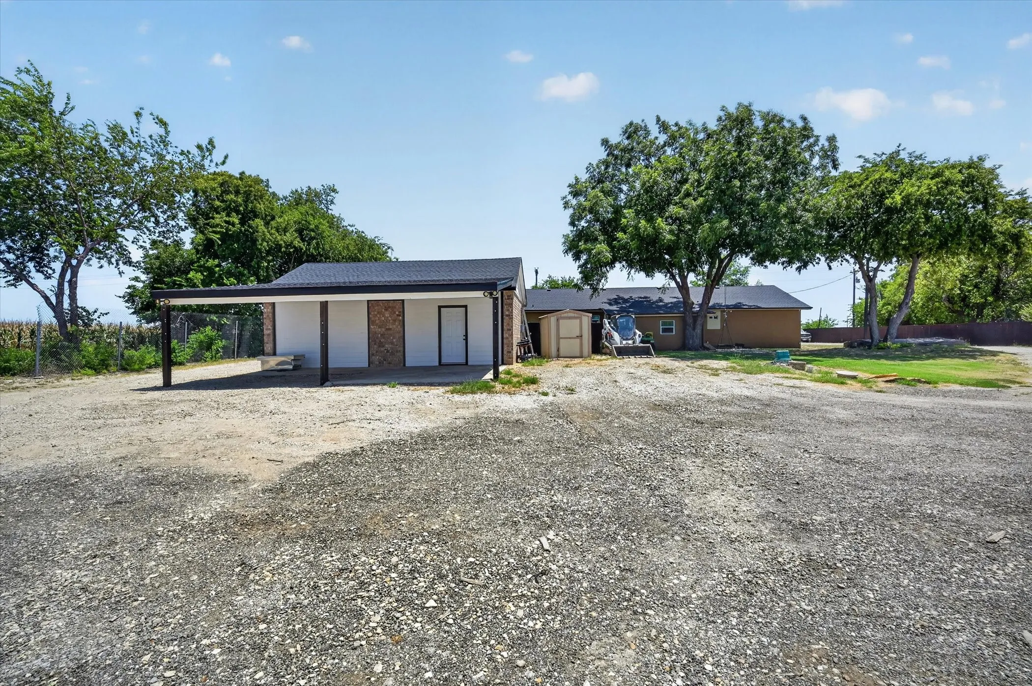 Single Family Residence For Sale in Denton County , 7725 FM 2164, Sanger, Texas 76266, 4 Bedrooms, 3 Bathrooms, Garage spaces, 2,469 Sqft, built in 1967, Price $850,000, mls#21335095, Real Estate Agent in Sanger, Homes For Sale in Denton county, Homes For Sale in Sanger, Realtor in Sanger Texas, Real Estate Brokerage Independent Realty Texas, Luminita Cordes Realtor