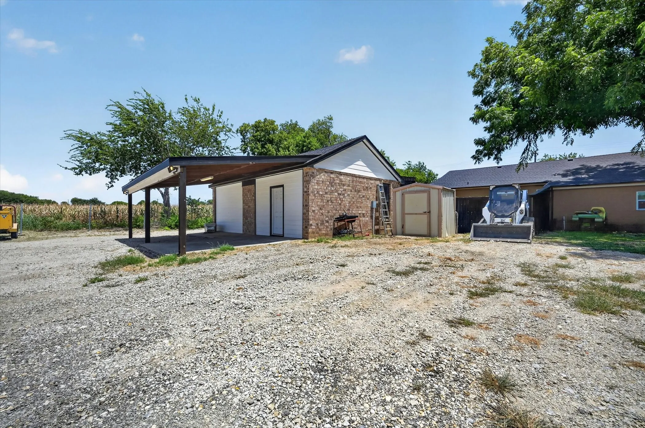 Single Family Residence For Sale in Denton County , 7725 FM 2164, Sanger, Texas 76266, 4 Bedrooms, 3 Bathrooms, Garage spaces, 2,469 Sqft, built in 1967, Price $850,000, mls#21335095, Real Estate Agent in Sanger, Homes For Sale in Denton county, Homes For Sale in Sanger, Realtor in Sanger Texas, Real Estate Brokerage Independent Realty Texas, Luminita Cordes Realtor