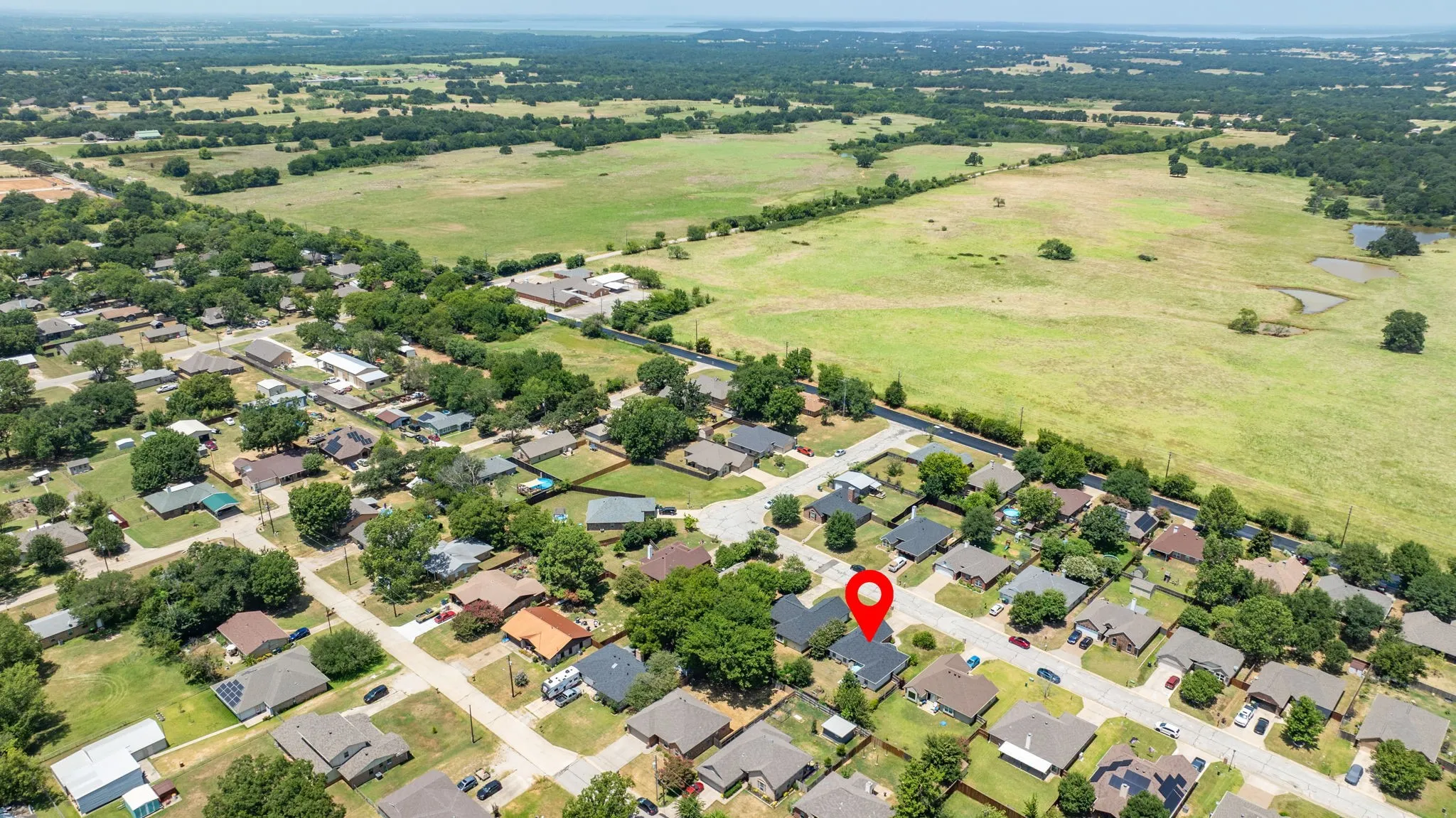 Single Family Residence For Sale in Denton County , 221 Quail Run, Aubrey, Texas 76227, 3 Bedroom, 2 Bathroom, 2 Garage spaces, 1,267 Sqft, built in 2006, mls#21330908, Real Estate Agent in Aubrey, Homes For Sale in Denton county, Homes For Sale in Aubrey, Realtor in Aubrey Texas, Real Estate Brokerage Independent Realty Texas, Luminita Cordes Realtor
