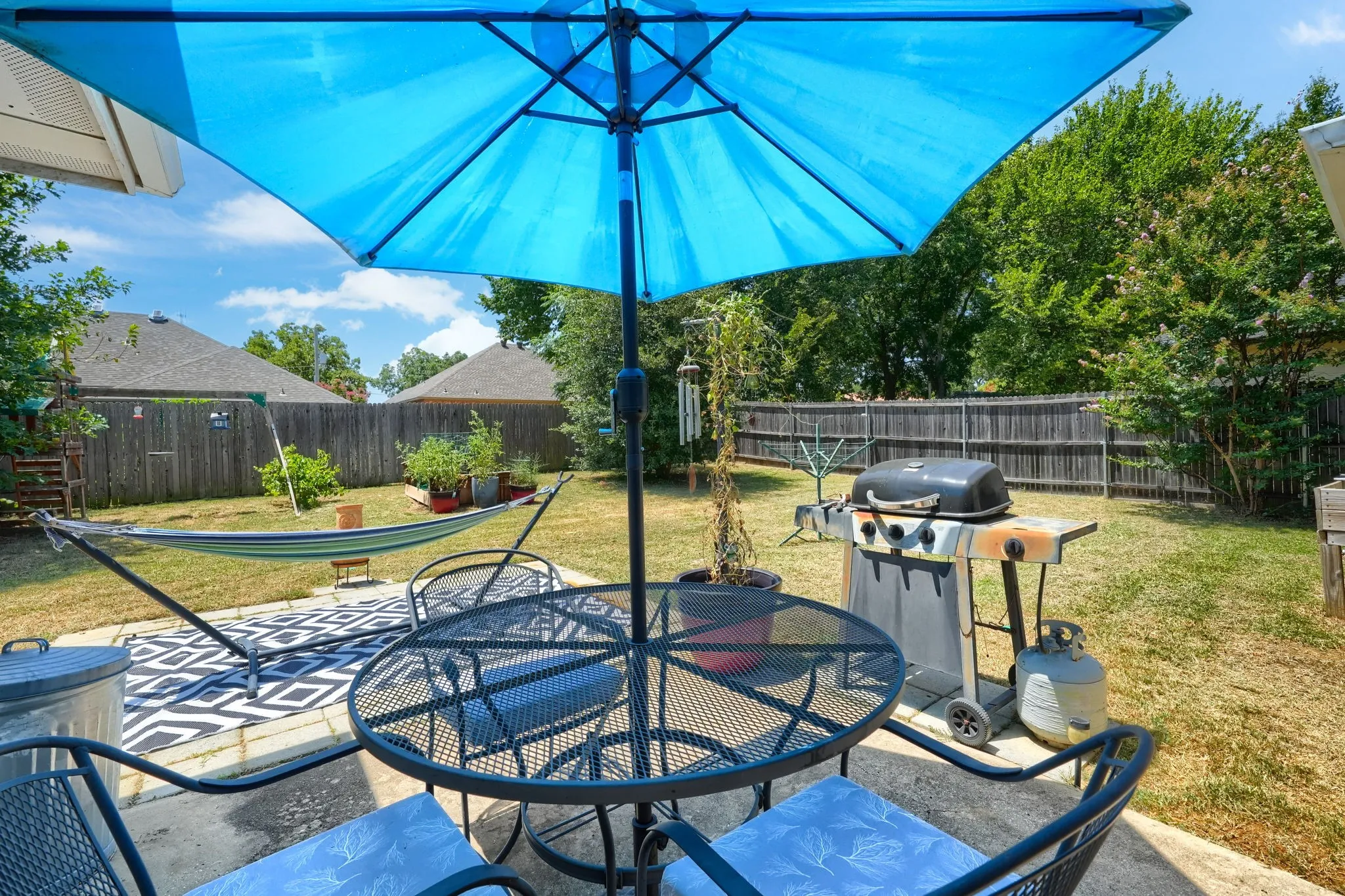 Single Family Residence For Sale in Denton County , 221 Quail Run, Aubrey, Texas 76227, 3 Bedroom, 2 Bathroom, 2 Garage spaces, 1,267 Sqft, built in 2006, mls#21330908, Real Estate Agent in Aubrey, Homes For Sale in Denton county, Homes For Sale in Aubrey, Realtor in Aubrey Texas, Real Estate Brokerage Independent Realty Texas, Luminita Cordes Realtor