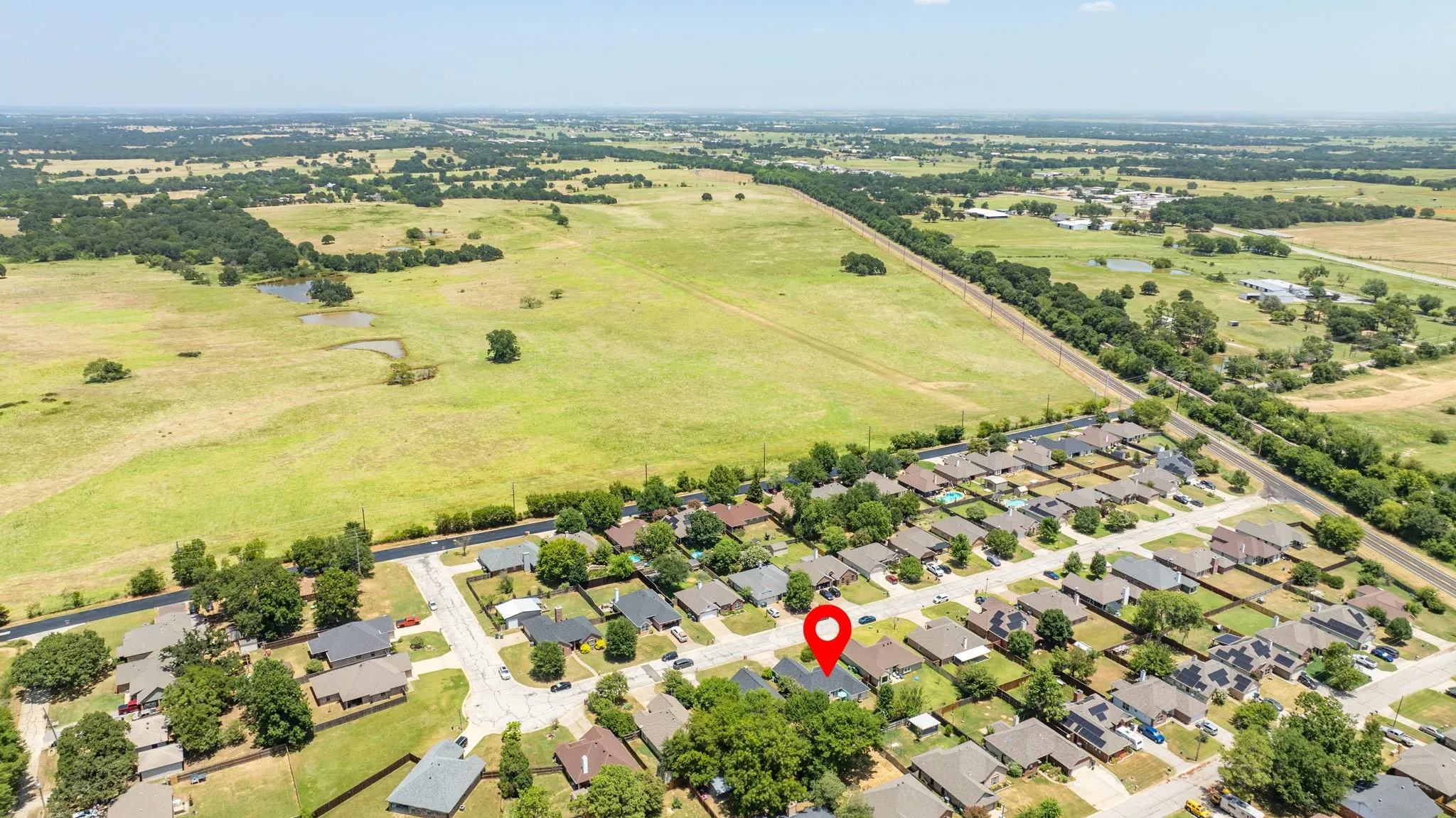 Single Family Residence For Sale in Denton County , 221 Quail Run, Aubrey, Texas 76227, 3 Bedroom, 2 Bathroom, 2 Garage spaces, 1,267 Sqft, built in 2006, mls#21330908, Real Estate Agent in Aubrey, Homes For Sale in Denton county, Homes For Sale in Aubrey, Realtor in Aubrey Texas, Real Estate Brokerage Independent Realty Texas, Luminita Cordes Realtor