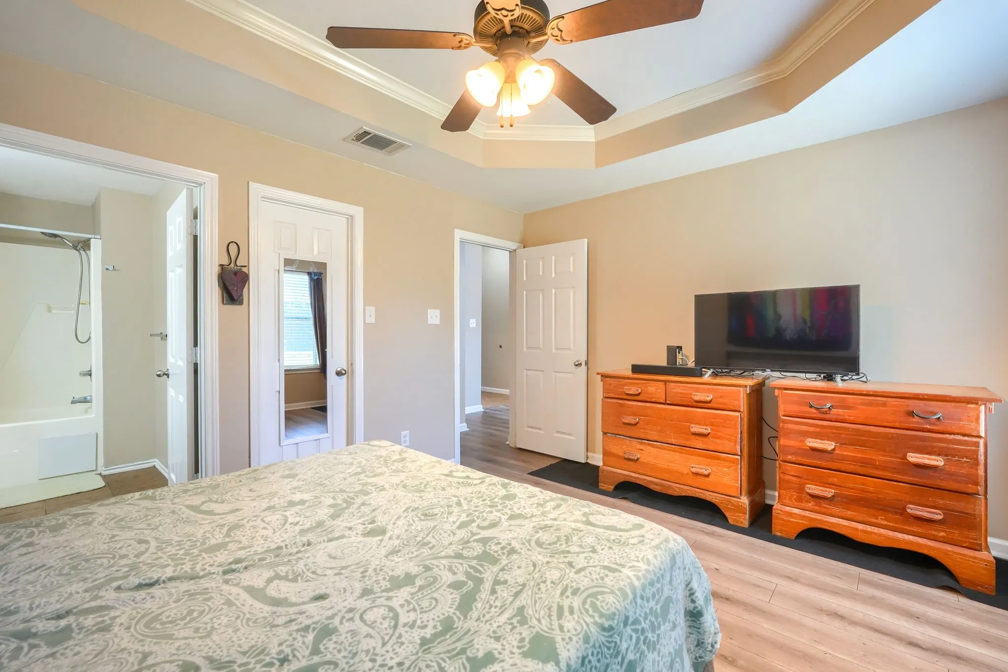 Single Family Residence For Sale in Denton County , 221 Quail Run, Aubrey, Texas 76227, 3 Bedroom, 2 Bathroom, 2 Garage spaces, 1,267 Sqft, built in 2006, mls#21330908, Real Estate Agent in Aubrey, Homes For Sale in Denton county, Homes For Sale in Aubrey, Realtor in Aubrey Texas, Real Estate Brokerage Independent Realty Texas, Luminita Cordes Realtor
