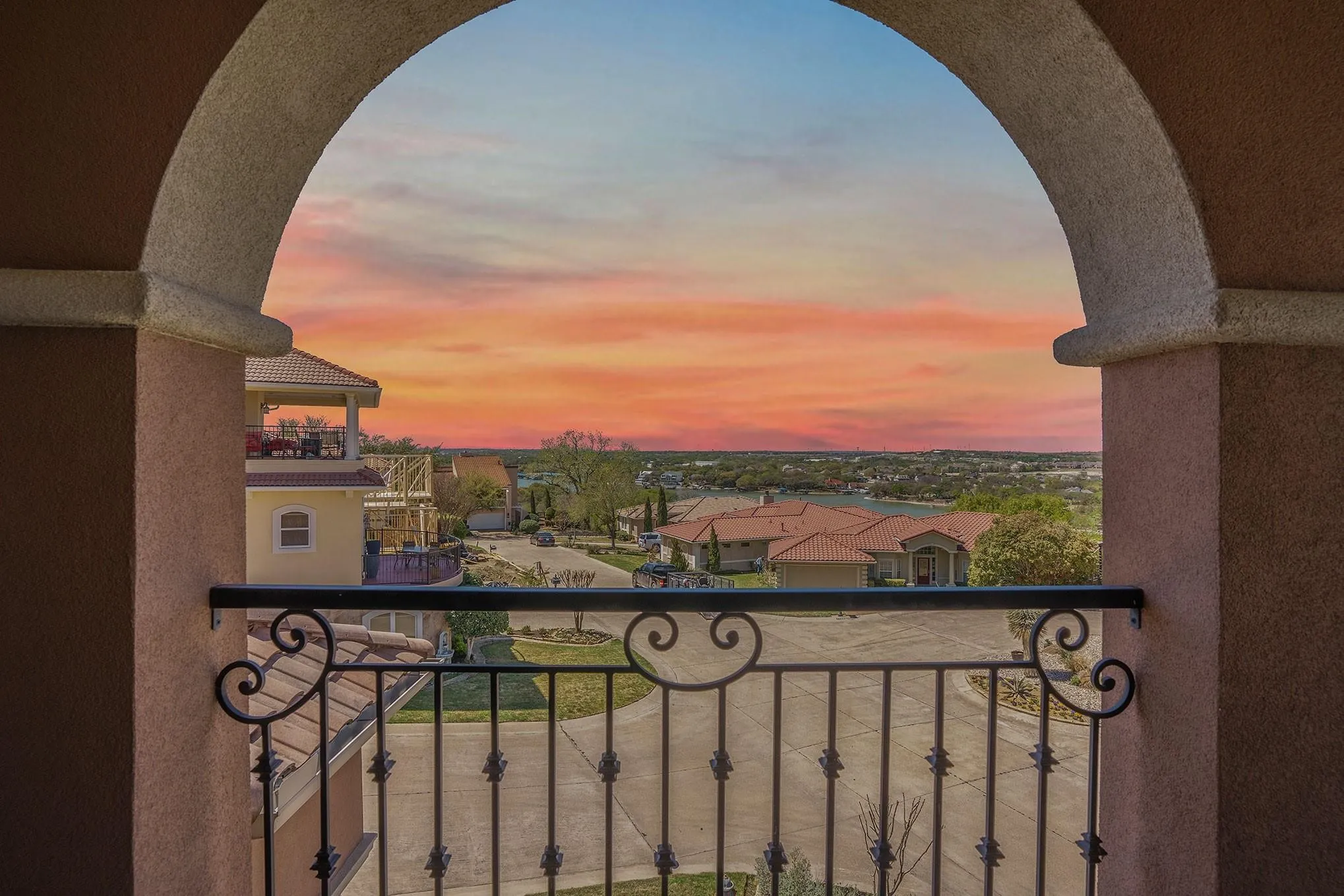 Single Family Residence For Rent in Tarrant County , 7713 Lakeview Circle, Fort Worth, Texas 76179, 4 Bedroom, 3 Bathroom, 2 Garage spaces, 3,817 Sqft, built in 2006, mls#21335104, Real Estate Agent in Fort Worth, Homes For Rent in Tarrant county, Homes For Rent in Fort Worth, Realtor in Fort Worth Texas, Real Estate Brokerage Independent Realty Texas, Luminita Cordes Realtor