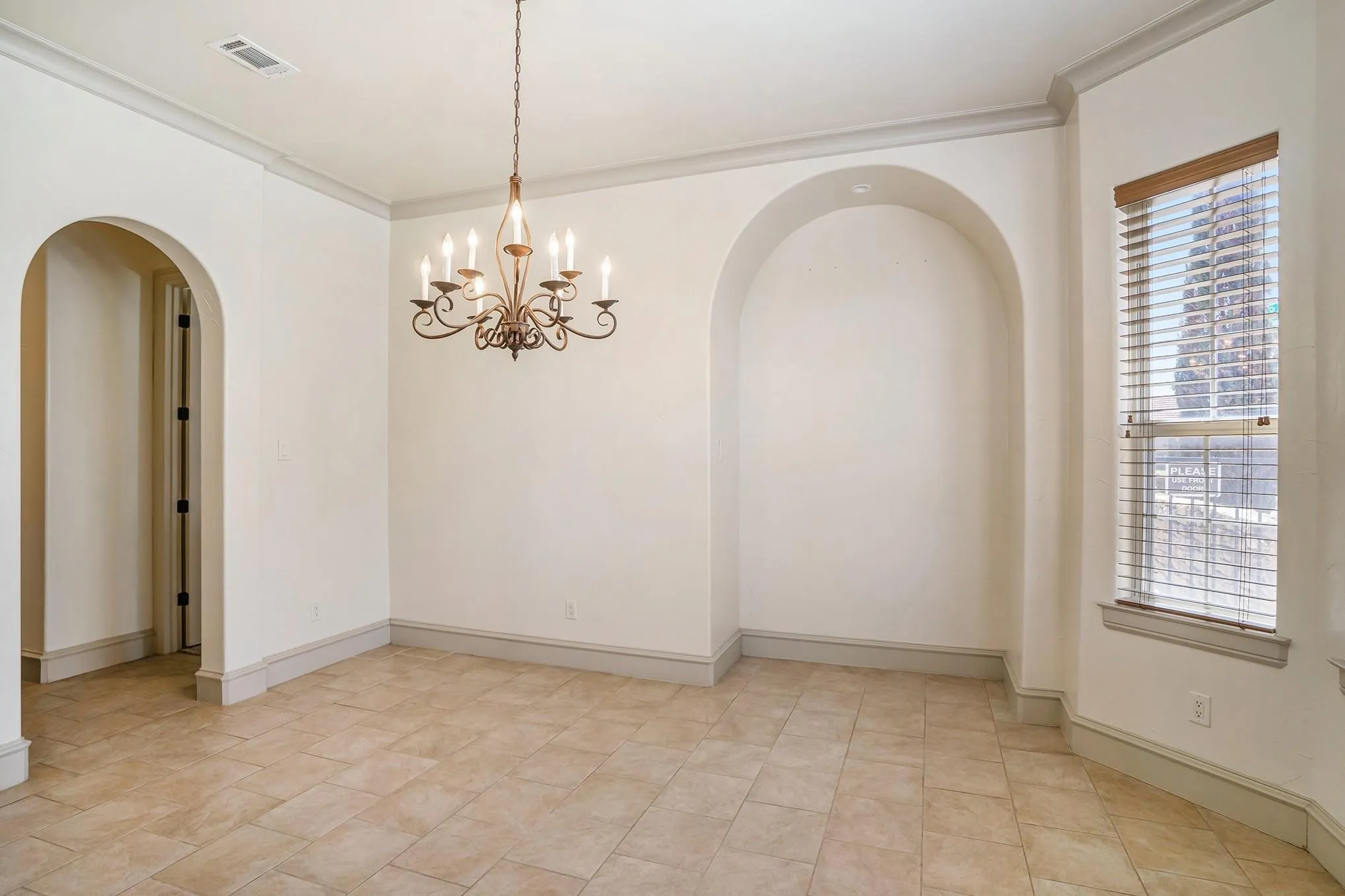 Single Family Residence For Rent in Tarrant County , 7713 Lakeview Circle, Fort Worth, Texas 76179, 4 Bedroom, 3 Bathroom, 2 Garage spaces, 3,817 Sqft, built in 2006, mls#21335104, Real Estate Agent in Fort Worth, Homes For Rent in Tarrant county, Homes For Rent in Fort Worth, Realtor in Fort Worth Texas, Real Estate Brokerage Independent Realty Texas, Luminita Cordes Realtor