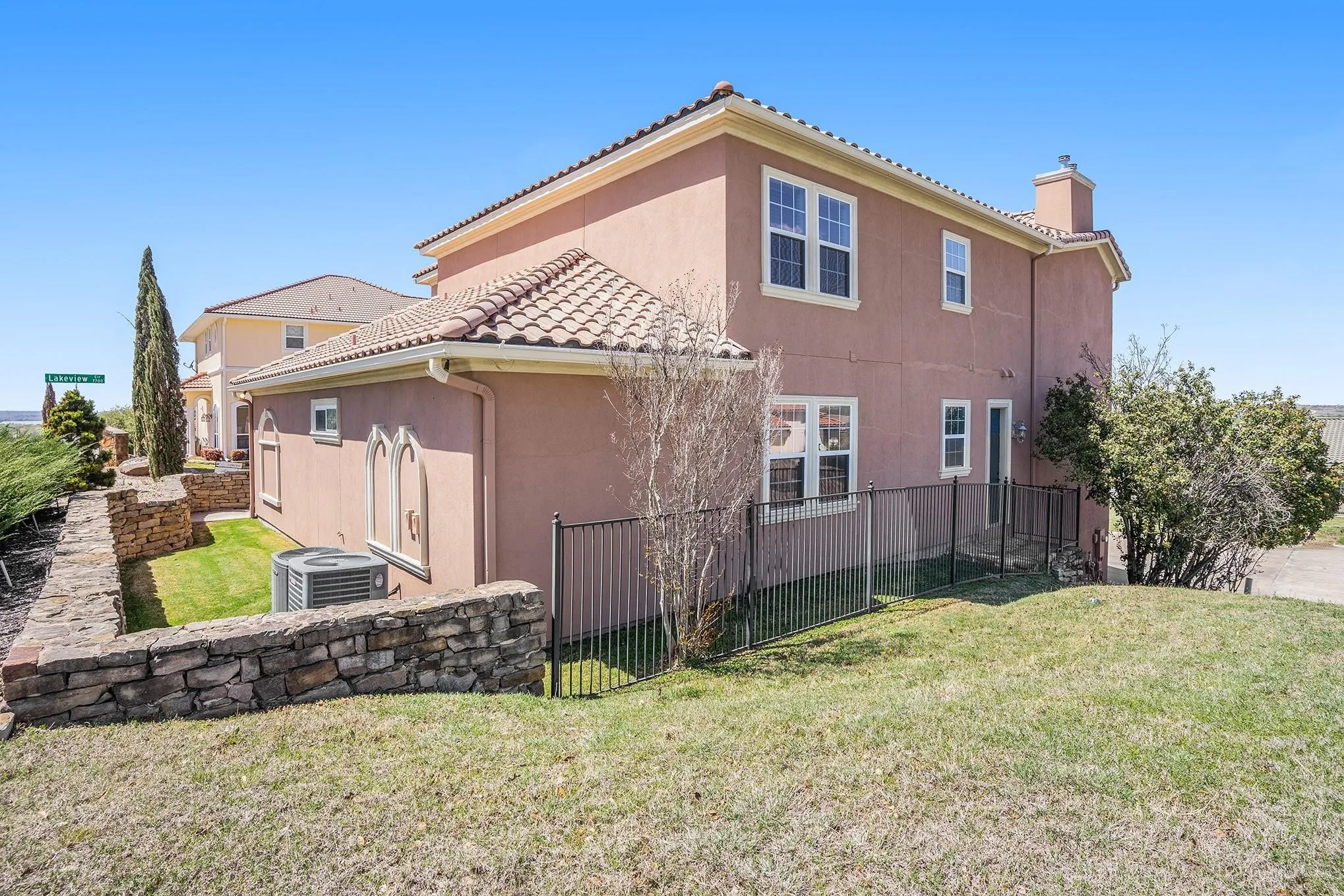 Single Family Residence For Rent in Tarrant County , 7713 Lakeview Circle, Fort Worth, Texas 76179, 4 Bedroom, 3 Bathroom, 2 Garage spaces, 3,817 Sqft, built in 2006, mls#21335104, Real Estate Agent in Fort Worth, Homes For Rent in Tarrant county, Homes For Rent in Fort Worth, Realtor in Fort Worth Texas, Real Estate Brokerage Independent Realty Texas, Luminita Cordes Realtor