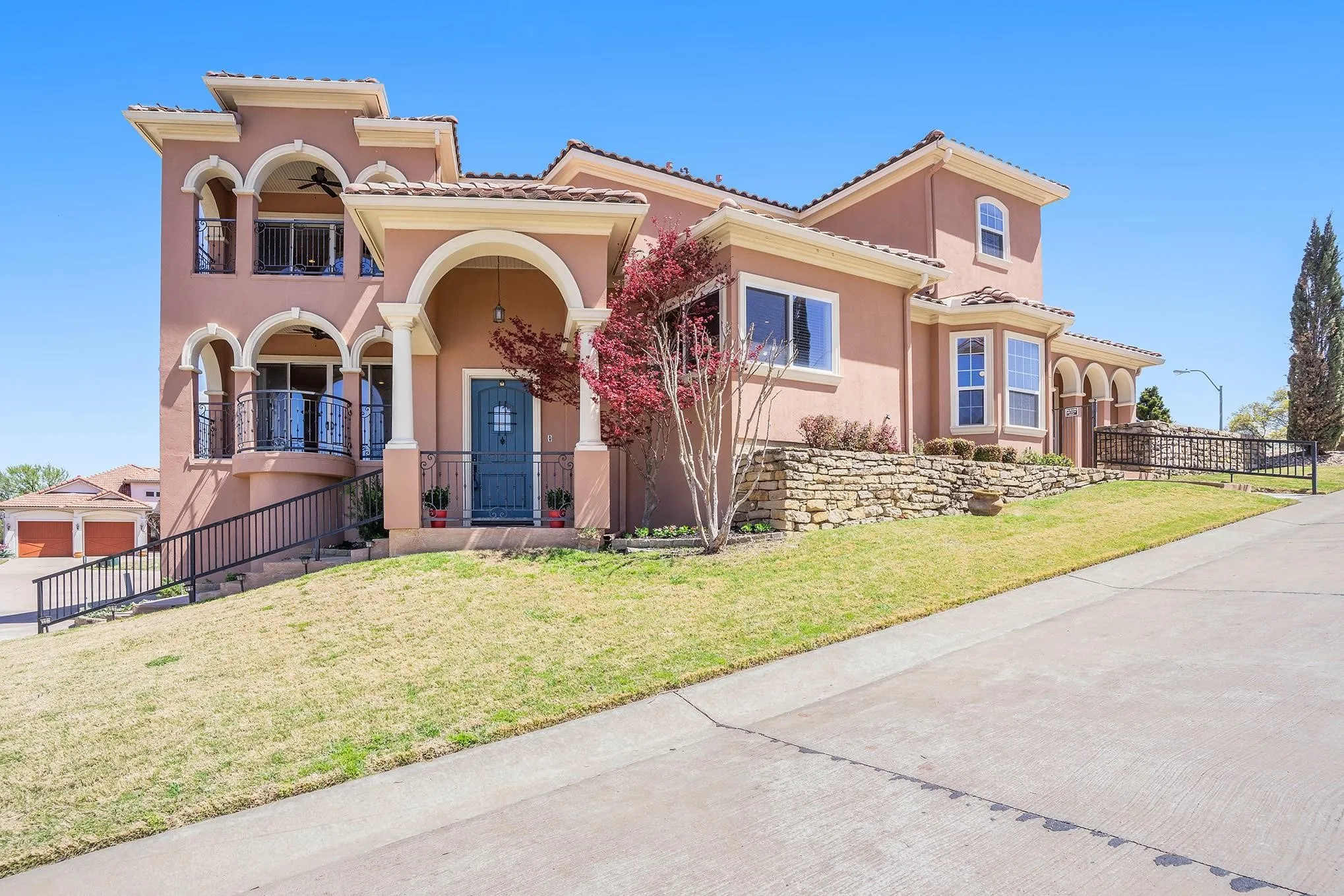 Single Family Residence For Rent in Tarrant County , 7713 Lakeview Circle, Fort Worth, Texas 76179, 4 Bedroom, 3 Bathroom, 2 Garage spaces, 3,817 Sqft, built in 2006, mls#21335104, Real Estate Agent in Fort Worth, Homes For Rent in Tarrant county, Homes For Rent in Fort Worth, Realtor in Fort Worth Texas, Real Estate Brokerage Independent Realty Texas, Luminita Cordes Realtor