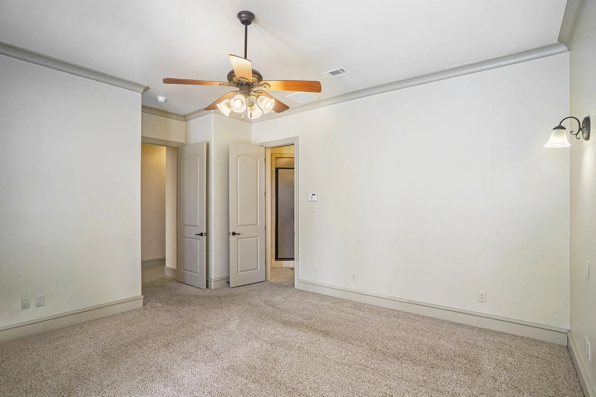 Single Family Residence For Rent in Tarrant County , 7713 Lakeview Circle, Fort Worth, Texas 76179, 4 Bedroom, 3 Bathroom, 2 Garage spaces, 3,817 Sqft, built in 2006, mls#21335104, Real Estate Agent in Fort Worth, Homes For Rent in Tarrant county, Homes For Rent in Fort Worth, Realtor in Fort Worth Texas, Real Estate Brokerage Independent Realty Texas, Luminita Cordes Realtor