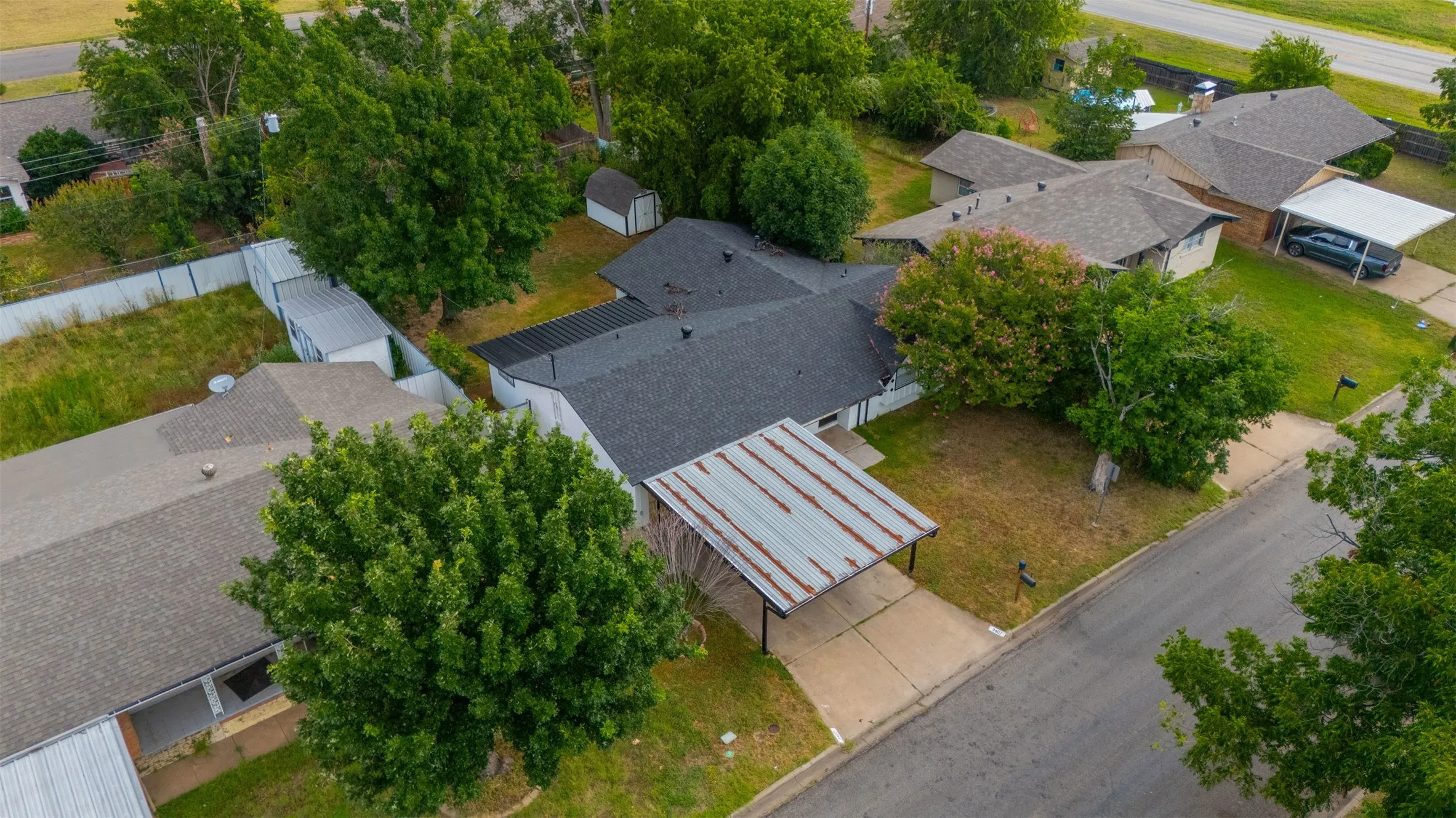 Single Family Residence For Sale in Palo Pinto County , 3407 NE 10th Street, Mineral Wells, Texas 76067, 4 Bedroom, 2 Bathroom, Garage spaces, 1,959 Sqft, built in 1967, mls#21334892, Real Estate Agent in Mineral Wells, Homes For Sale in Palo Pinto county, Homes For Sale in Mineral Wells, Realtor in Mineral Wells Texas, Real Estate Brokerage Independent Realty Texas, Luminita Cordes Realtor