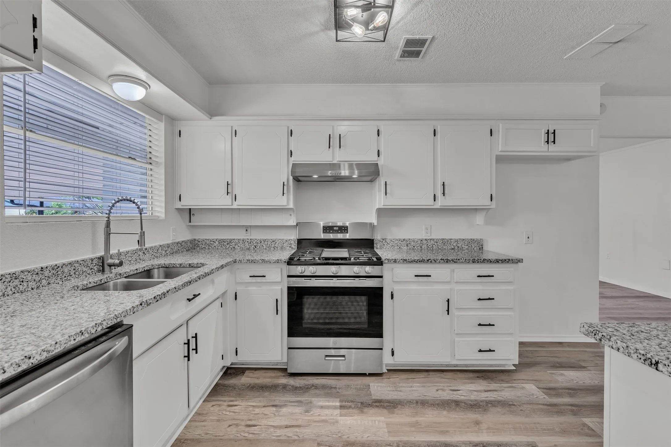 Single Family Residence For Sale in Palo Pinto County , 3407 NE 10th Street, Mineral Wells, Texas 76067, 4 Bedroom, 2 Bathroom, Garage spaces, 1,959 Sqft, built in 1967, mls#21334892, Real Estate Agent in Mineral Wells, Homes For Sale in Palo Pinto county, Homes For Sale in Mineral Wells, Realtor in Mineral Wells Texas, Real Estate Brokerage Independent Realty Texas, Luminita Cordes Realtor