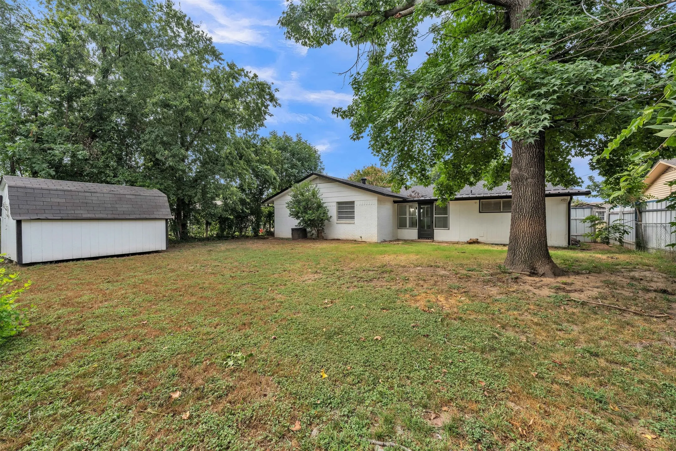 Single Family Residence For Sale in Palo Pinto County , 3407 NE 10th Street, Mineral Wells, Texas 76067, 4 Bedroom, 2 Bathroom, Garage spaces, 1,959 Sqft, built in 1967, mls#21334892, Real Estate Agent in Mineral Wells, Homes For Sale in Palo Pinto county, Homes For Sale in Mineral Wells, Realtor in Mineral Wells Texas, Real Estate Brokerage Independent Realty Texas, Luminita Cordes Realtor
