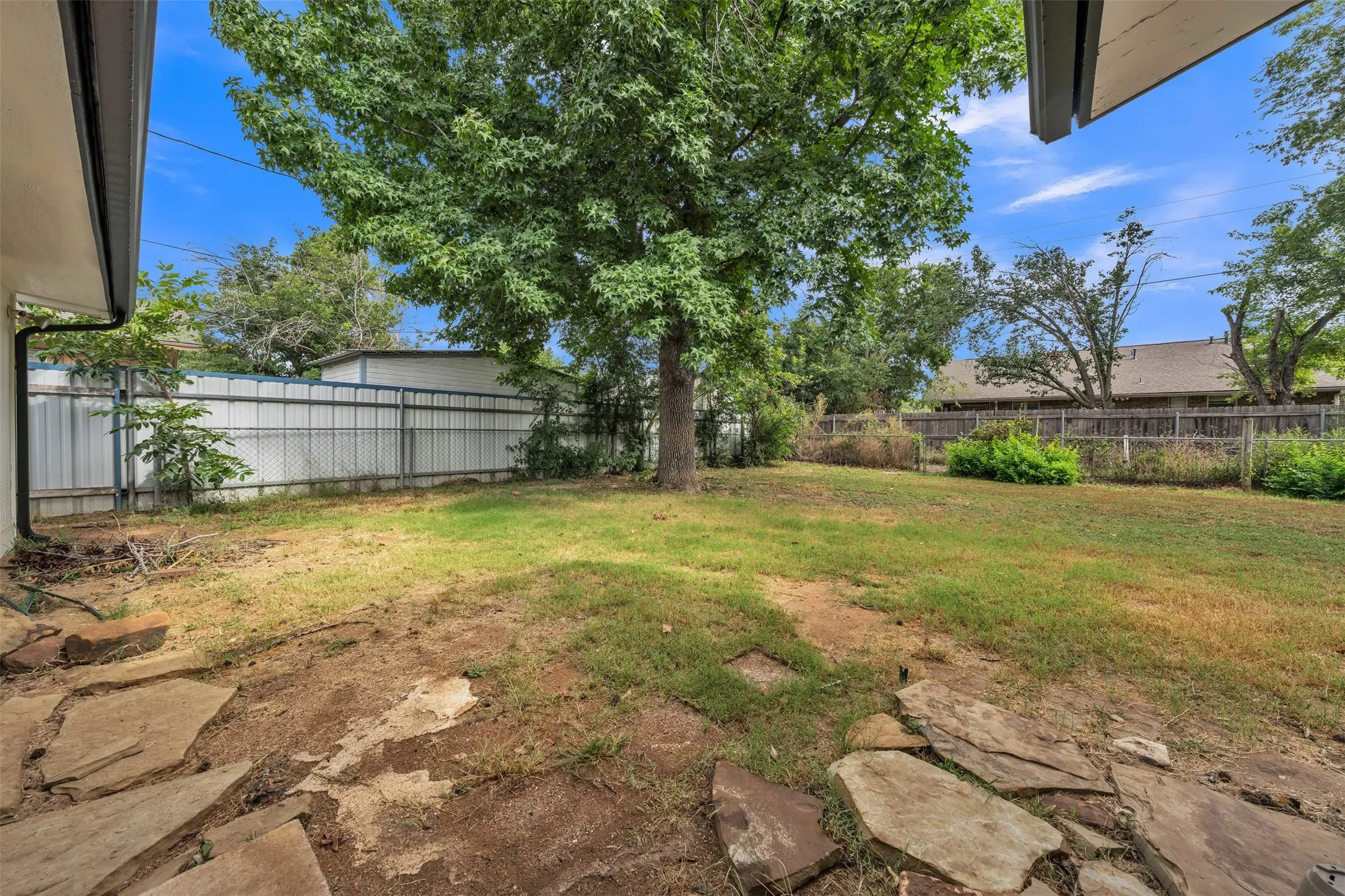 Single Family Residence For Sale in Palo Pinto County , 3407 NE 10th Street, Mineral Wells, Texas 76067, 4 Bedroom, 2 Bathroom, Garage spaces, 1,959 Sqft, built in 1967, mls#21334892, Real Estate Agent in Mineral Wells, Homes For Sale in Palo Pinto county, Homes For Sale in Mineral Wells, Realtor in Mineral Wells Texas, Real Estate Brokerage Independent Realty Texas, Luminita Cordes Realtor