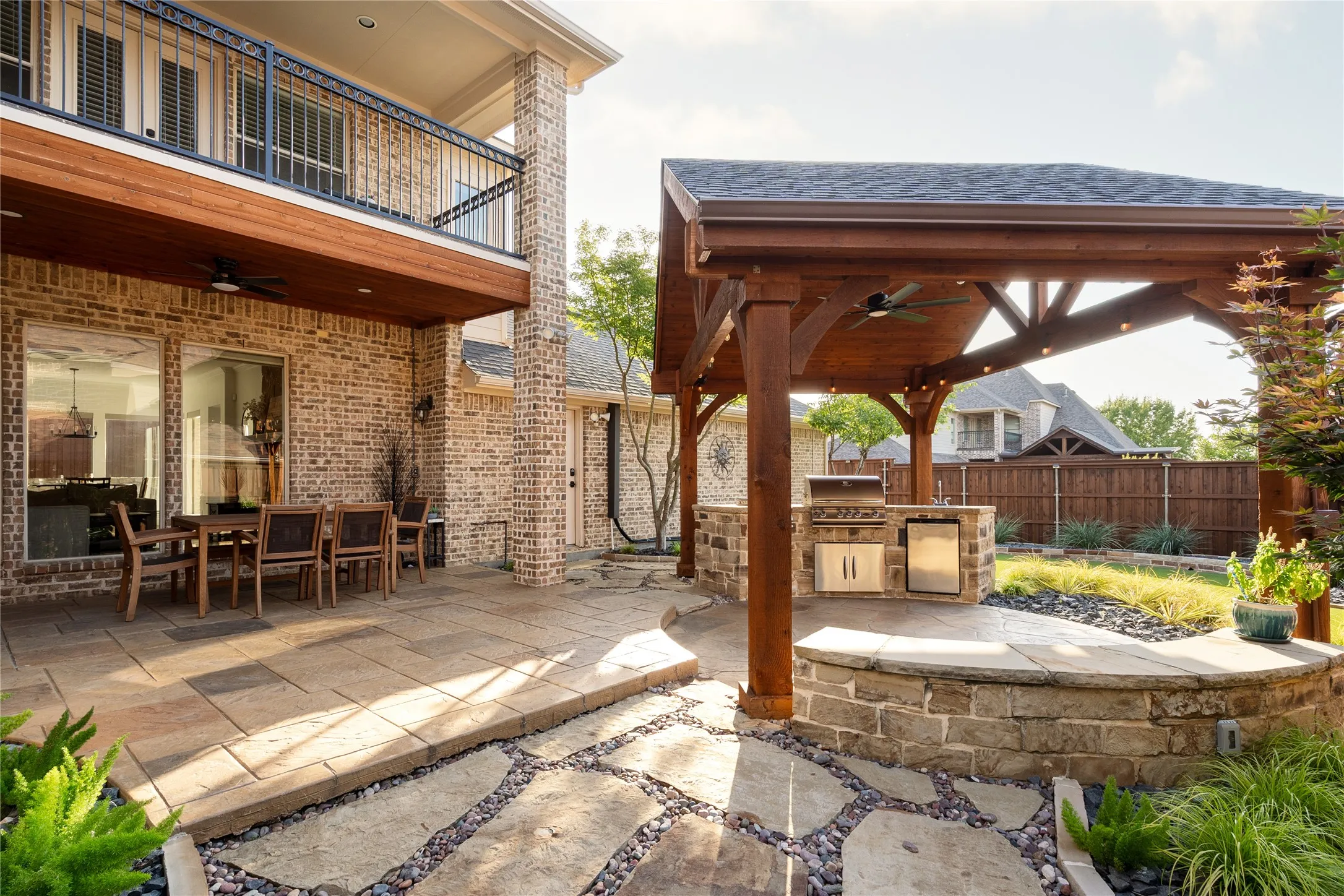 Single Family Residence For Sale in Denton County , 2312 Maidens Castle Drive, Lewisville, Texas 75056, 4 Bedroom, 5 Bathroom, 3 Garage spaces, 4,306 Sqft, built in 2007, mls#21334937, Real Estate Agent in Lewisville, Homes For Sale in Denton county, Homes For Sale in Lewisville, Realtor in Lewisville Texas, Real Estate Brokerage Independent Realty Texas, Luminita Cordes Realtor