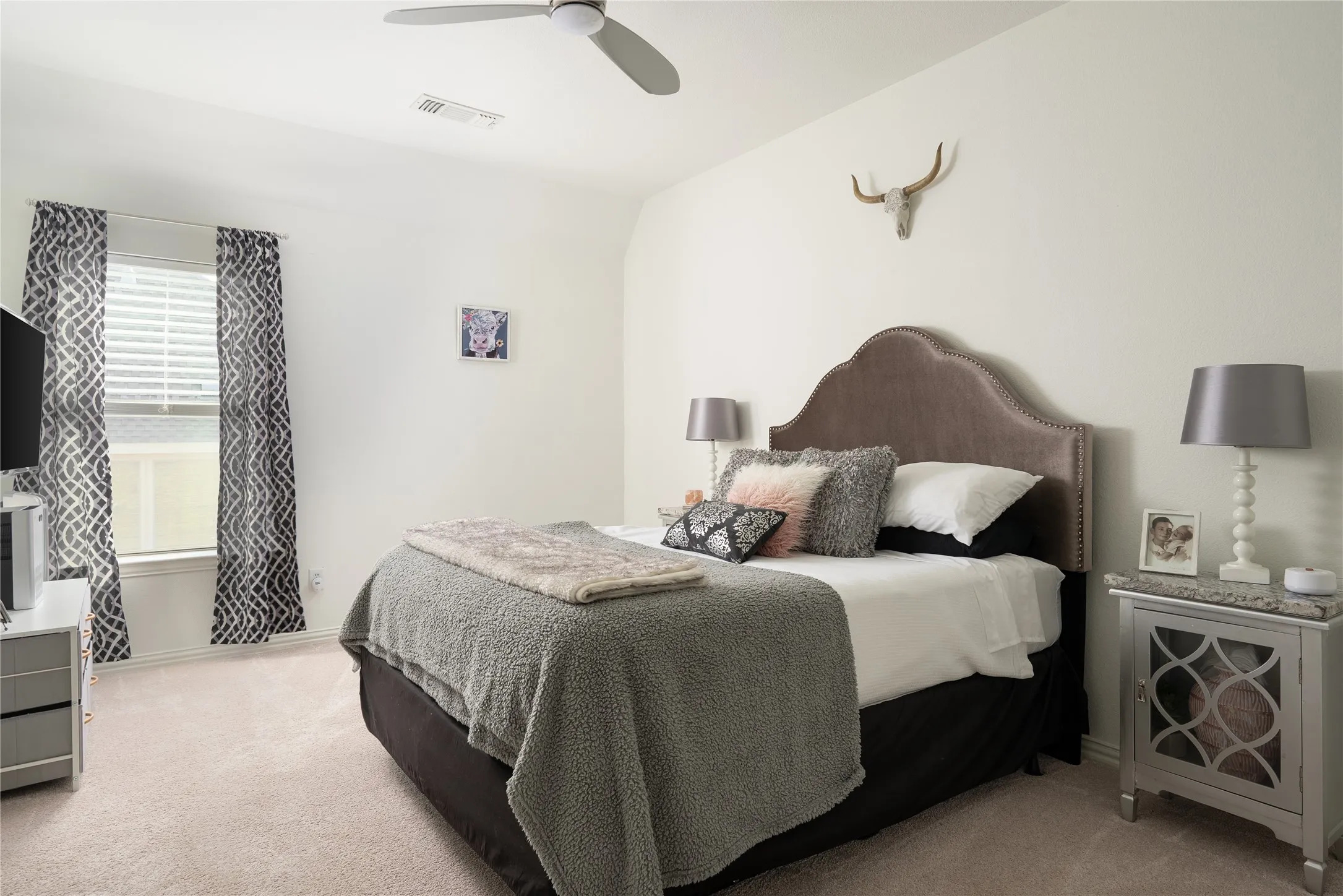 Single Family Residence For Sale in Denton County , 2312 Maidens Castle Drive, Lewisville, Texas 75056, 4 Bedroom, 5 Bathroom, 3 Garage spaces, 4,306 Sqft, built in 2007, mls#21334937, Real Estate Agent in Lewisville, Homes For Sale in Denton county, Homes For Sale in Lewisville, Realtor in Lewisville Texas, Real Estate Brokerage Independent Realty Texas, Luminita Cordes Realtor