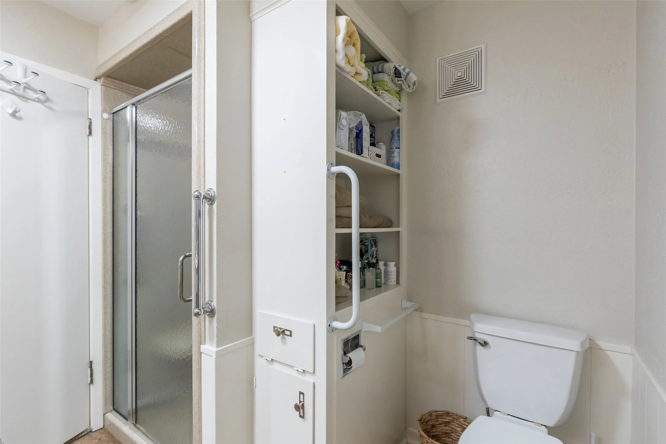Condominium For Sale in Taylor County , 2732 Barrow Street, Abilene, Texas 79605, 3 Bedroom, 3 Bathroom, 2 Garage spaces, 2,758 Sqft, built in 1974, mls#21333357, Real Estate Agent in Abilene, Homes For Sale in Taylor county, Homes For Sale in Abilene, Realtor in Abilene Texas, Real Estate Brokerage Independent Realty Texas, Luminita Cordes Realtor