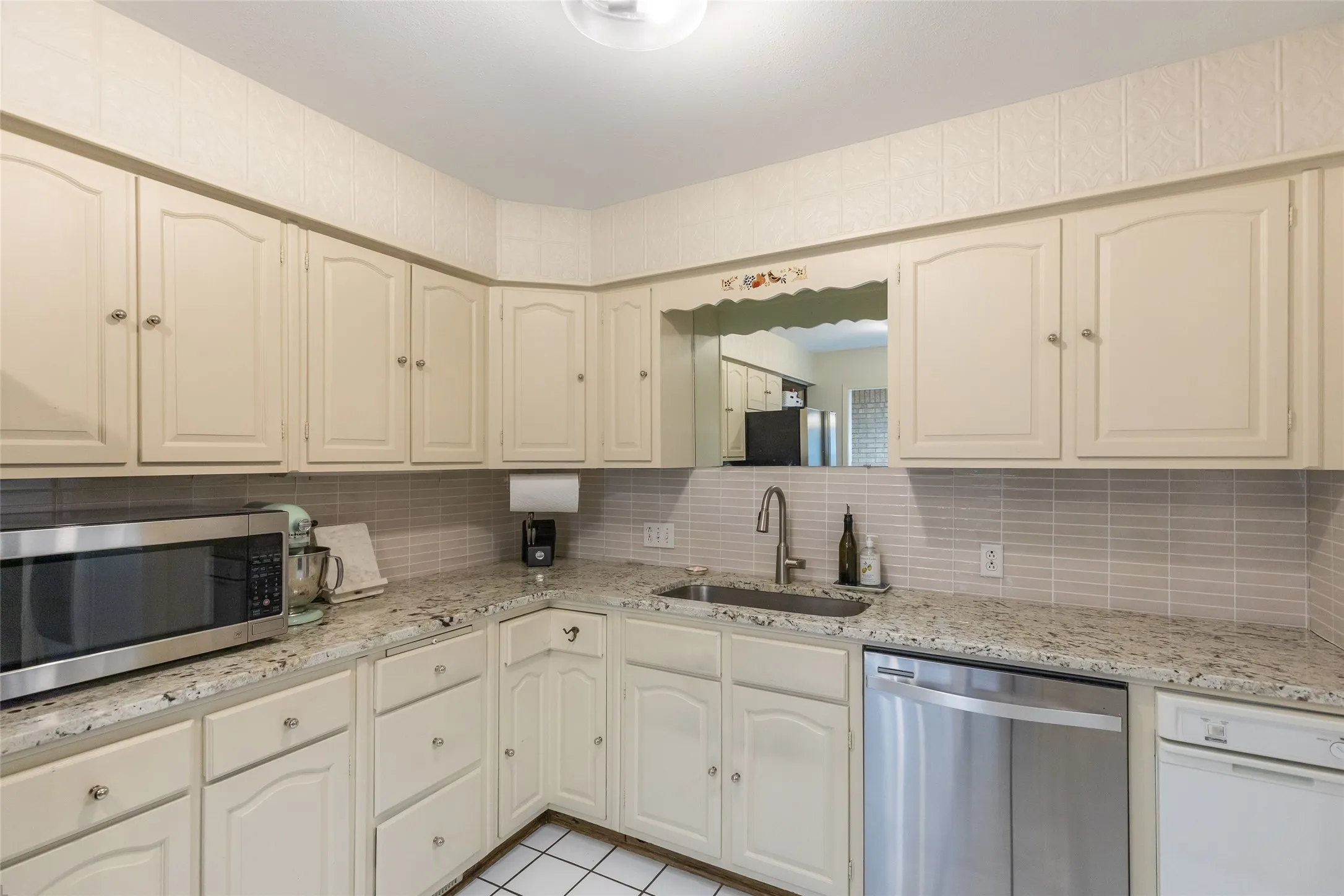 Condominium For Sale in Taylor County , 2732 Barrow Street, Abilene, Texas 79605, 3 Bedroom, 3 Bathroom, 2 Garage spaces, 2,758 Sqft, built in 1974, mls#21333357, Real Estate Agent in Abilene, Homes For Sale in Taylor county, Homes For Sale in Abilene, Realtor in Abilene Texas, Real Estate Brokerage Independent Realty Texas, Luminita Cordes Realtor
