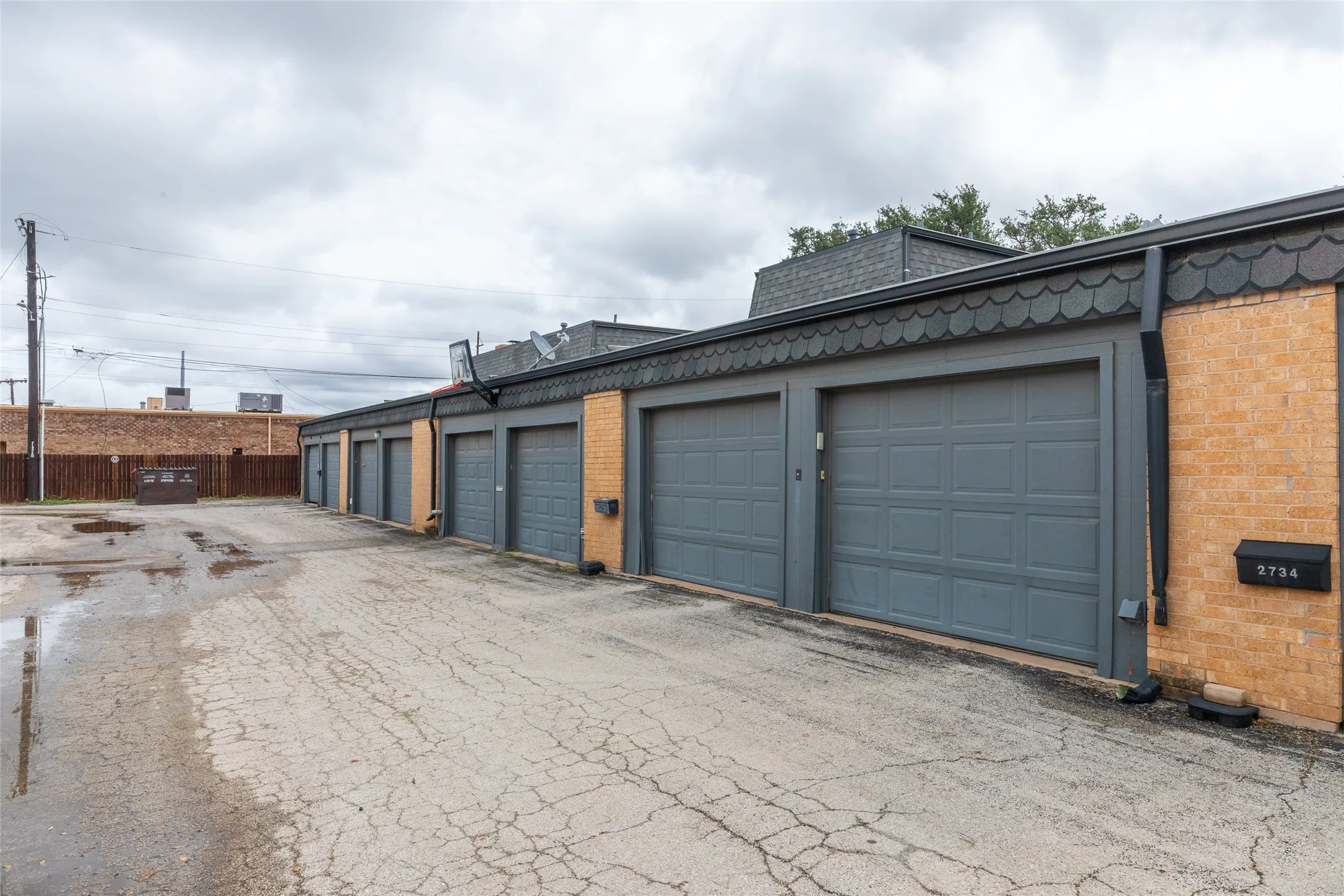 Condominium For Sale in Taylor County , 2732 Barrow Street, Abilene, Texas 79605, 3 Bedroom, 3 Bathroom, 2 Garage spaces, 2,758 Sqft, built in 1974, mls#21333357, Real Estate Agent in Abilene, Homes For Sale in Taylor county, Homes For Sale in Abilene, Realtor in Abilene Texas, Real Estate Brokerage Independent Realty Texas, Luminita Cordes Realtor