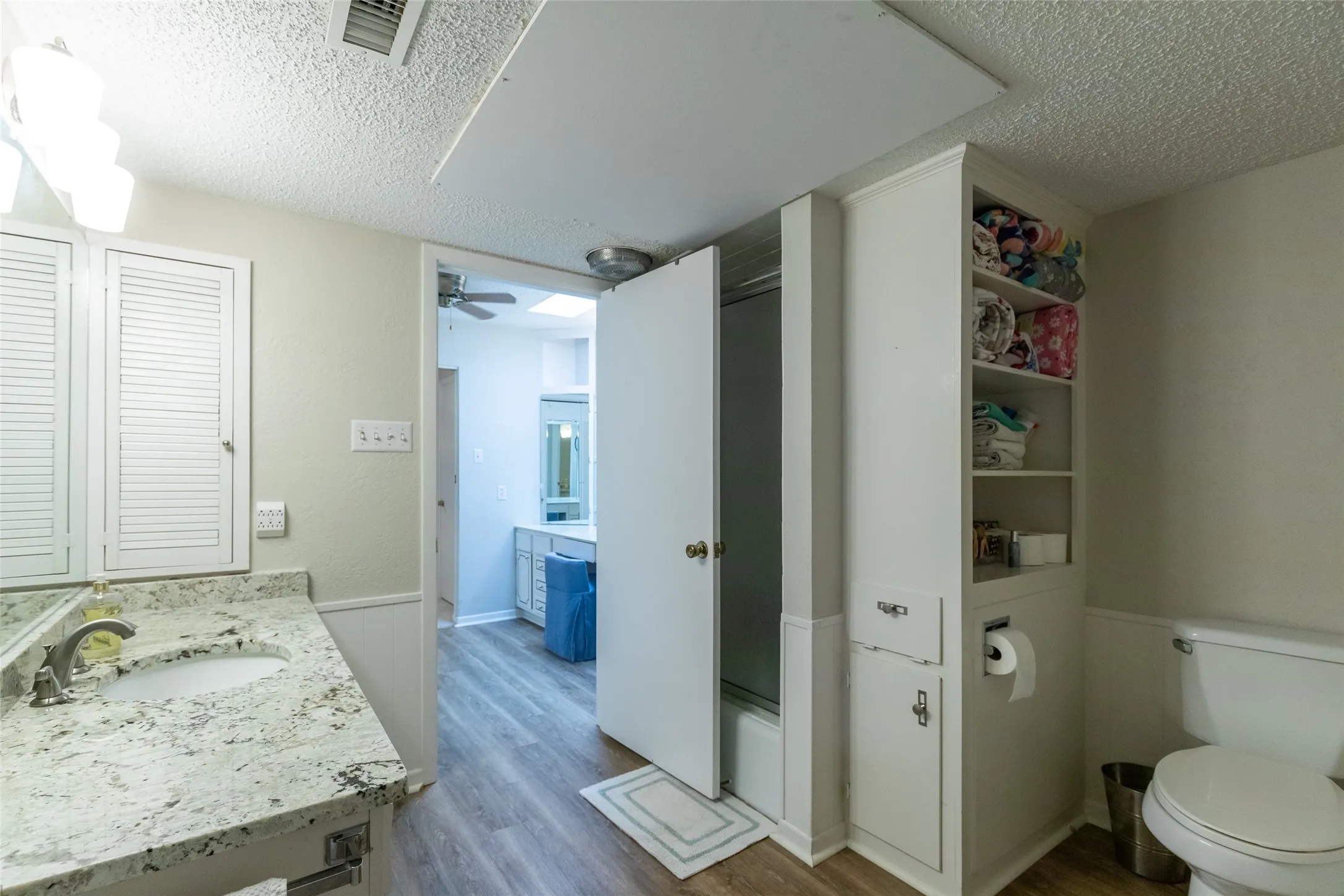 Condominium For Sale in Taylor County , 2732 Barrow Street, Abilene, Texas 79605, 3 Bedroom, 3 Bathroom, 2 Garage spaces, 2,758 Sqft, built in 1974, mls#21333357, Real Estate Agent in Abilene, Homes For Sale in Taylor county, Homes For Sale in Abilene, Realtor in Abilene Texas, Real Estate Brokerage Independent Realty Texas, Luminita Cordes Realtor