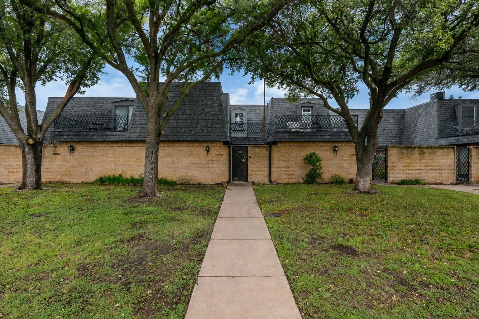 Condominium For Sale in Taylor County , 2732 Barrow Street, Abilene, Texas 79605, 3 Bedroom, 3 Bathroom, 2 Garage spaces, 2,758 Sqft, built in 1974, mls#21333357, Real Estate Agent in Abilene, Homes For Sale in Taylor county, Homes For Sale in Abilene, Realtor in Abilene Texas, Real Estate Brokerage Independent Realty Texas, Luminita Cordes Realtor