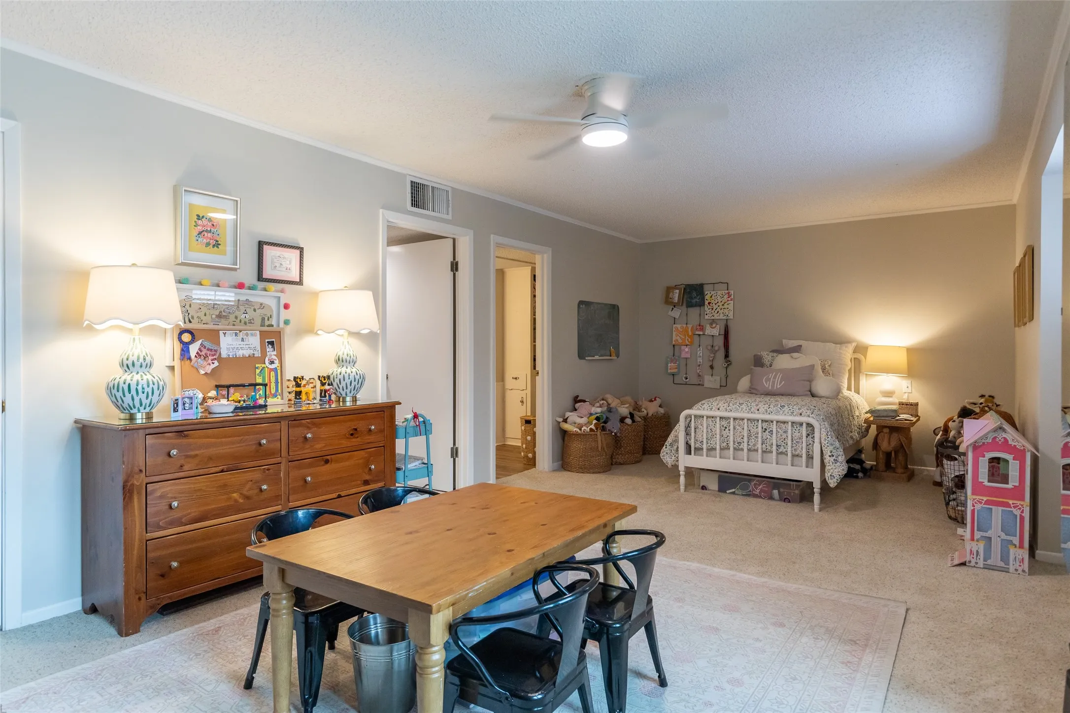 Condominium For Sale in Taylor County , 2732 Barrow Street, Abilene, Texas 79605, 3 Bedroom, 3 Bathroom, 2 Garage spaces, 2,758 Sqft, built in 1974, mls#21333357, Real Estate Agent in Abilene, Homes For Sale in Taylor county, Homes For Sale in Abilene, Realtor in Abilene Texas, Real Estate Brokerage Independent Realty Texas, Luminita Cordes Realtor
