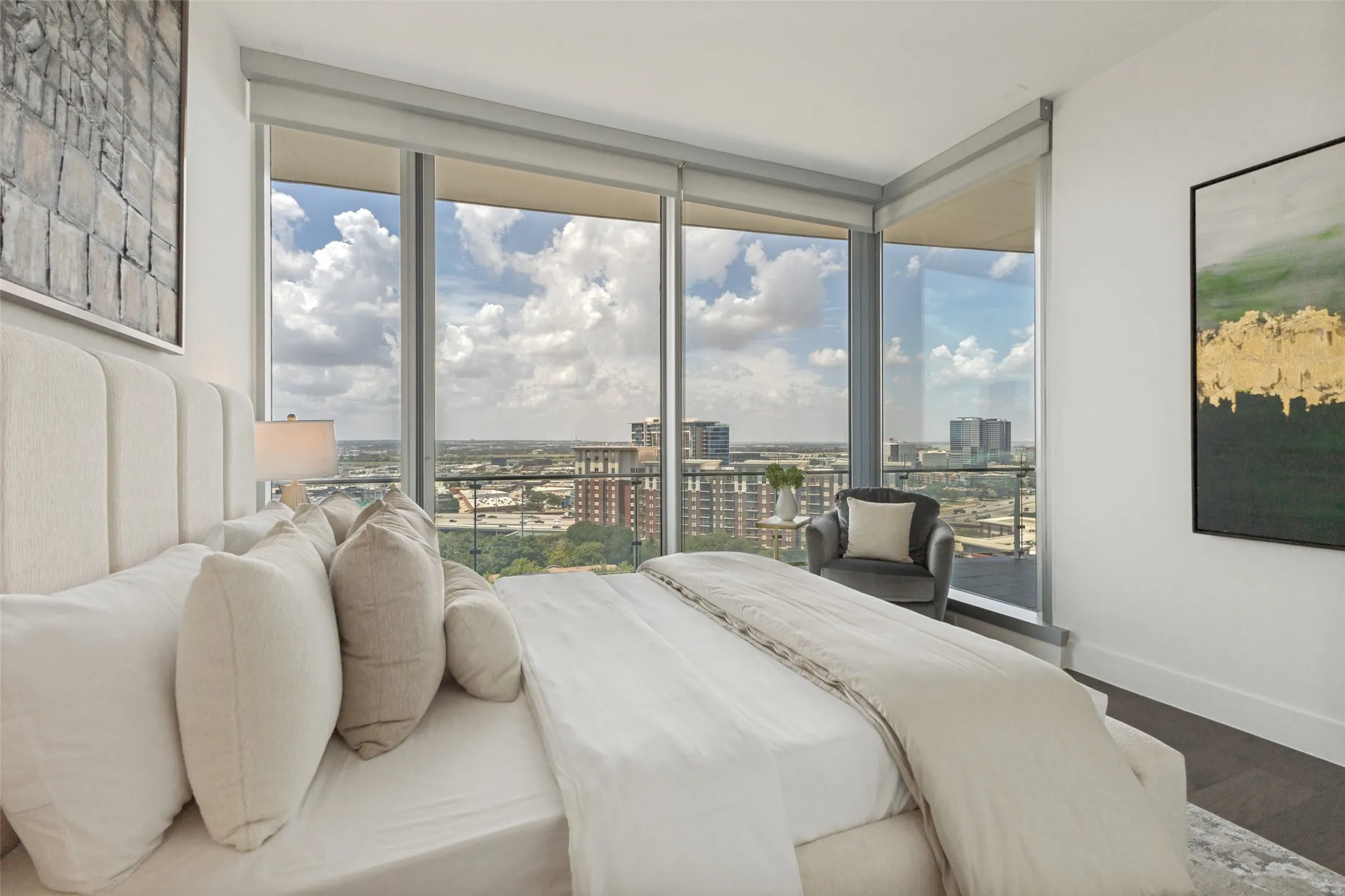 Condominium For Sale in Dallas County , 3130 N Harwood Street 1401, Dallas, Texas 75201, 3 Bedrooms, 4 Bathrooms, 2 Garage spaces, 2,231 Sqft, built in 2018, Price $1,712,000, mls#21333577, Real Estate Agent in Dallas, Homes For Sale in Dallas county, Homes For Sale in Dallas, Realtor in Dallas Texas, Real Estate Brokerage Independent Realty Texas, Luminita Cordes Realtor