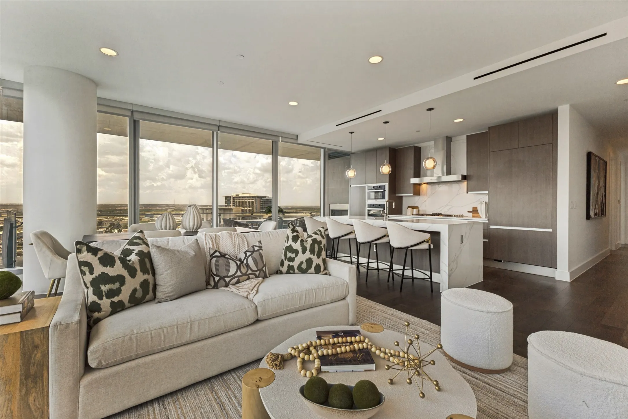 Condominium For Sale in Dallas County , 3130 N Harwood Street 1401, Dallas, Texas 75201, 3 Bedrooms, 4 Bathrooms, 2 Garage spaces, 2,231 Sqft, built in 2018, Price $1,712,000, mls#21333577, Real Estate Agent in Dallas, Homes For Sale in Dallas county, Homes For Sale in Dallas, Realtor in Dallas Texas, Real Estate Brokerage Independent Realty Texas, Luminita Cordes Realtor
