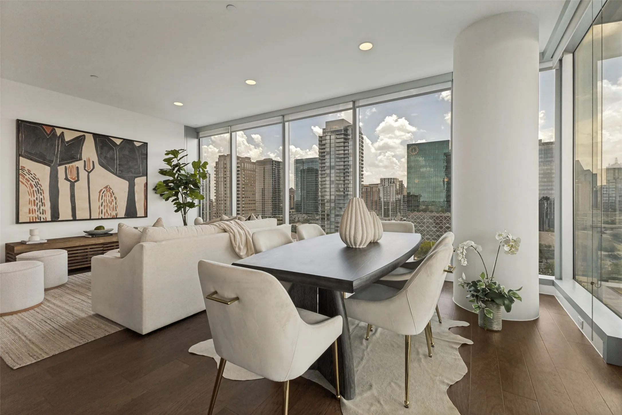 Condominium For Sale in Dallas County , 3130 N Harwood Street 1401, Dallas, Texas 75201, 3 Bedrooms, 4 Bathrooms, 2 Garage spaces, 2,231 Sqft, built in 2018, Price $1,712,000, mls#21333577, Real Estate Agent in Dallas, Homes For Sale in Dallas county, Homes For Sale in Dallas, Realtor in Dallas Texas, Real Estate Brokerage Independent Realty Texas, Luminita Cordes Realtor