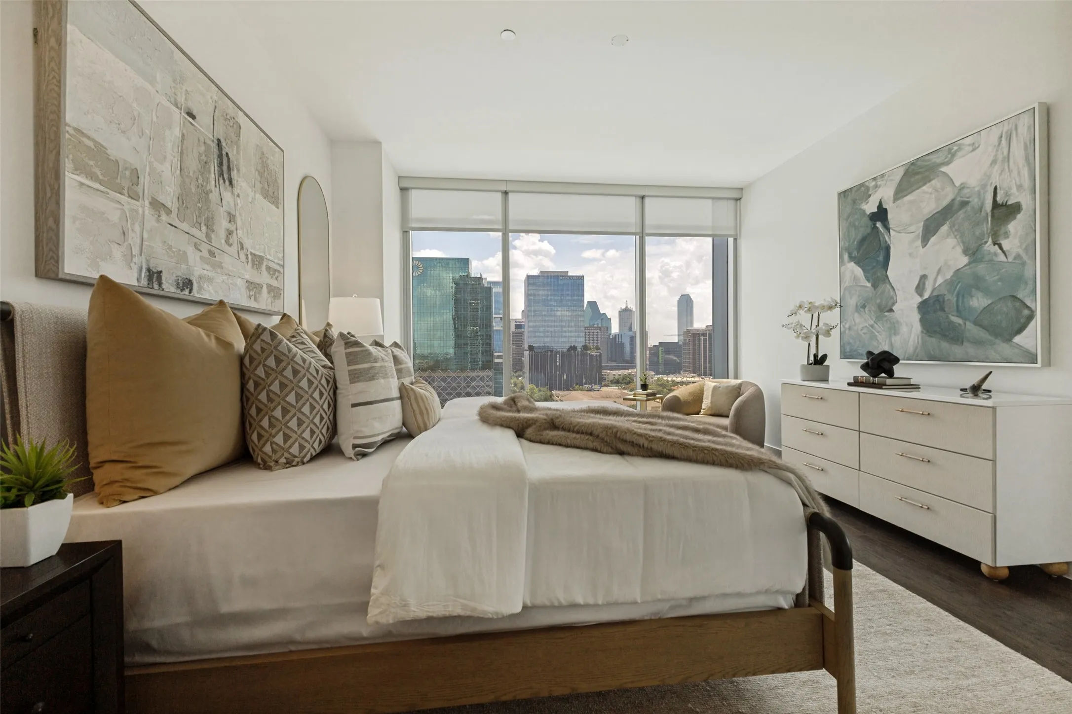 Condominium For Sale in Dallas County , 3130 N Harwood Street 1401, Dallas, Texas 75201, 3 Bedrooms, 4 Bathrooms, 2 Garage spaces, 2,231 Sqft, built in 2018, Price $1,712,000, mls#21333577, Real Estate Agent in Dallas, Homes For Sale in Dallas county, Homes For Sale in Dallas, Realtor in Dallas Texas, Real Estate Brokerage Independent Realty Texas, Luminita Cordes Realtor