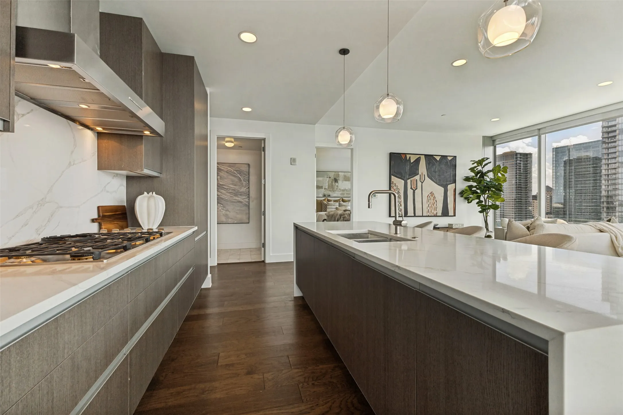 Condominium For Sale in Dallas County , 3130 N Harwood Street 1401, Dallas, Texas 75201, 3 Bedrooms, 4 Bathrooms, 2 Garage spaces, 2,231 Sqft, built in 2018, Price $1,712,000, mls#21333577, Real Estate Agent in Dallas, Homes For Sale in Dallas county, Homes For Sale in Dallas, Realtor in Dallas Texas, Real Estate Brokerage Independent Realty Texas, Luminita Cordes Realtor