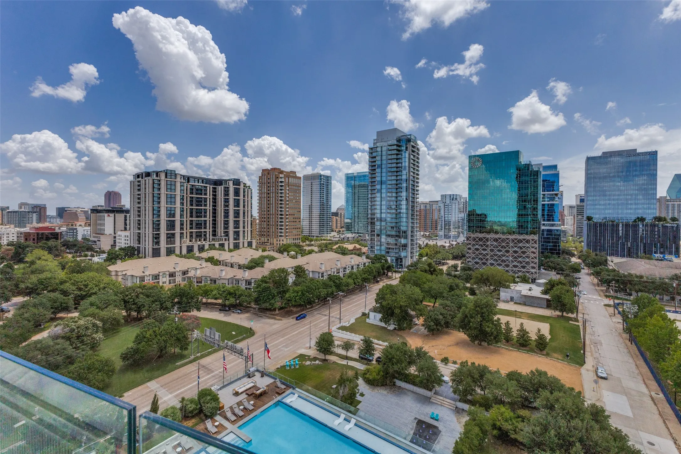 Condominium For Sale in Dallas County , 3130 N Harwood Street 1401, Dallas, Texas 75201, 3 Bedrooms, 4 Bathrooms, 2 Garage spaces, 2,231 Sqft, built in 2018, Price $1,712,000, mls#21333577, Real Estate Agent in Dallas, Homes For Sale in Dallas county, Homes For Sale in Dallas, Realtor in Dallas Texas, Real Estate Brokerage Independent Realty Texas, Luminita Cordes Realtor