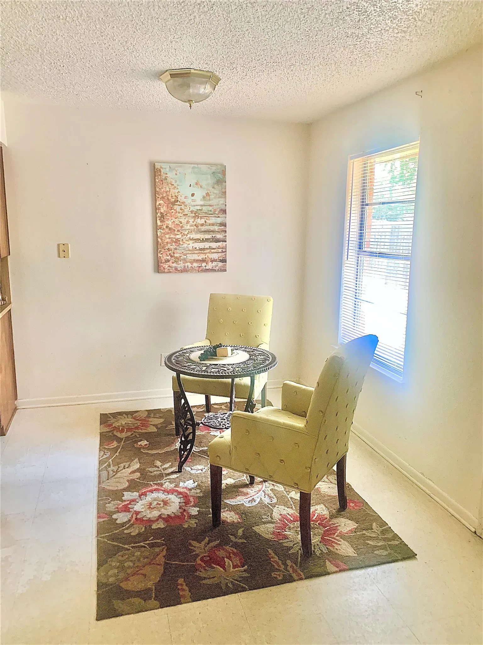 Single Family Residence For Sale in Denton County , 3504 Kingfisher Lane, Denton, Texas 76209, 3 Bedroom, 2 Bathroom, 2 Garage spaces, 1,261 Sqft, built in 1970, mls#21335128, Real Estate Agent in Denton, Homes For Sale in Denton county, Homes For Sale in Denton, Realtor in Denton Texas, Real Estate Brokerage Independent Realty Texas, Luminita Cordes Realtor