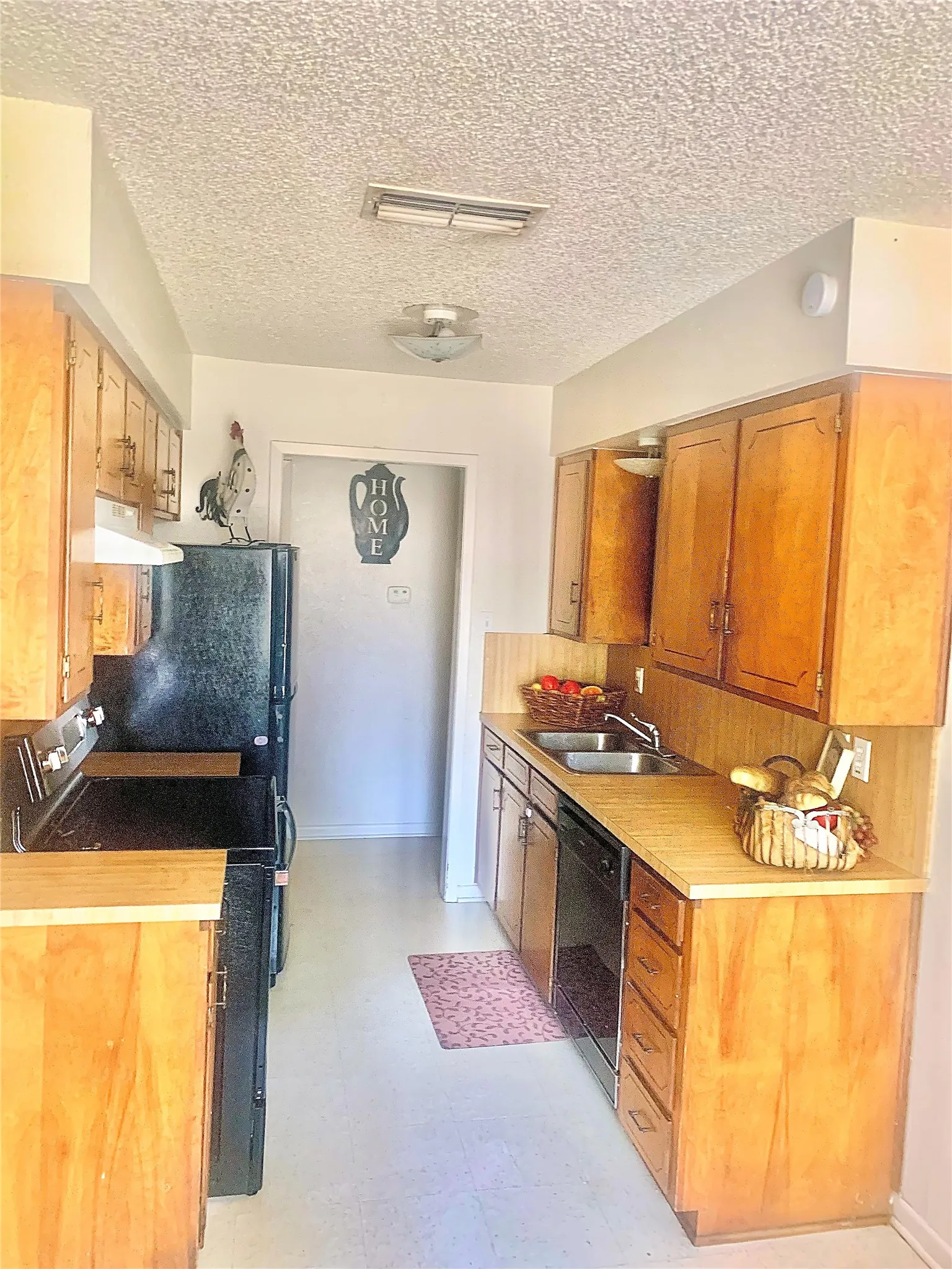 Single Family Residence For Sale in Denton County , 3504 Kingfisher Lane, Denton, Texas 76209, 3 Bedroom, 2 Bathroom, 2 Garage spaces, 1,261 Sqft, built in 1970, mls#21335128, Real Estate Agent in Denton, Homes For Sale in Denton county, Homes For Sale in Denton, Realtor in Denton Texas, Real Estate Brokerage Independent Realty Texas, Luminita Cordes Realtor