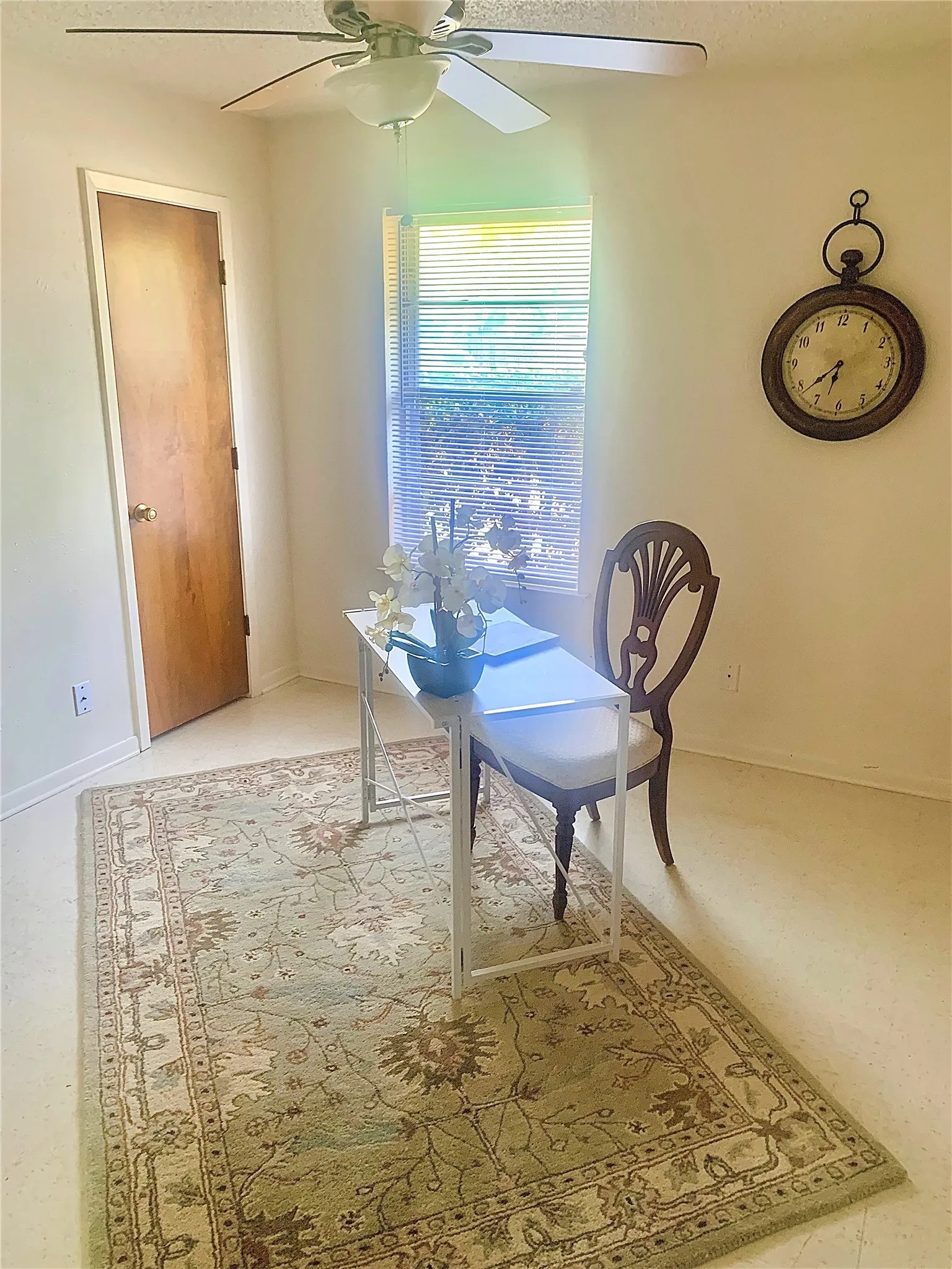 Single Family Residence For Sale in Denton County , 3504 Kingfisher Lane, Denton, Texas 76209, 3 Bedroom, 2 Bathroom, 2 Garage spaces, 1,261 Sqft, built in 1970, mls#21335128, Real Estate Agent in Denton, Homes For Sale in Denton county, Homes For Sale in Denton, Realtor in Denton Texas, Real Estate Brokerage Independent Realty Texas, Luminita Cordes Realtor